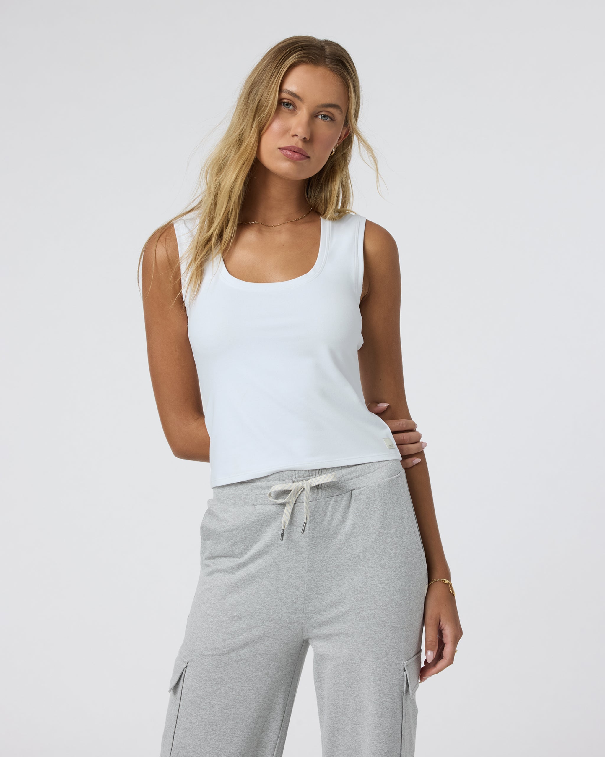 Vuori Halo Essential Scoop Tank