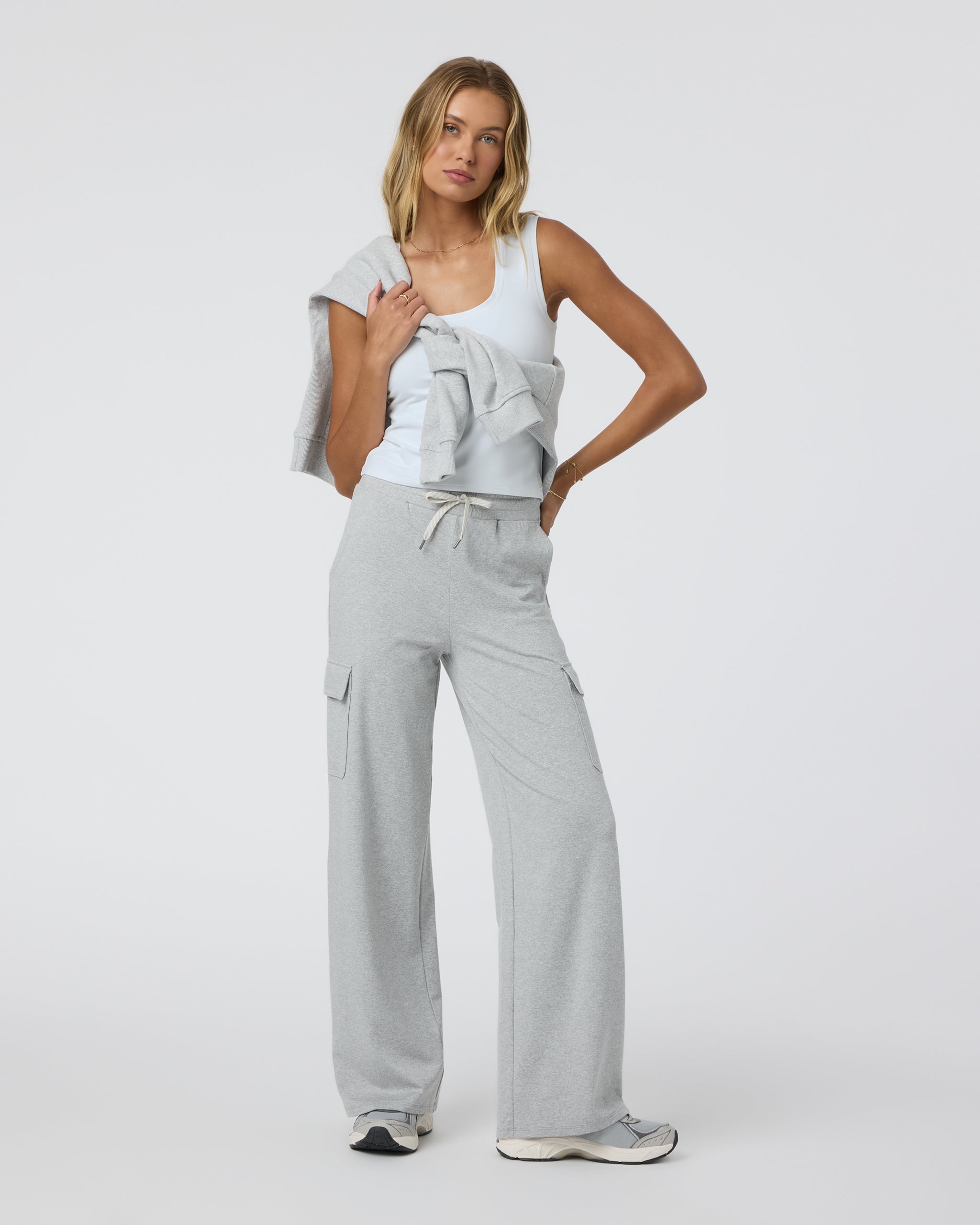 Vuori Halo Essential Scoop Tank