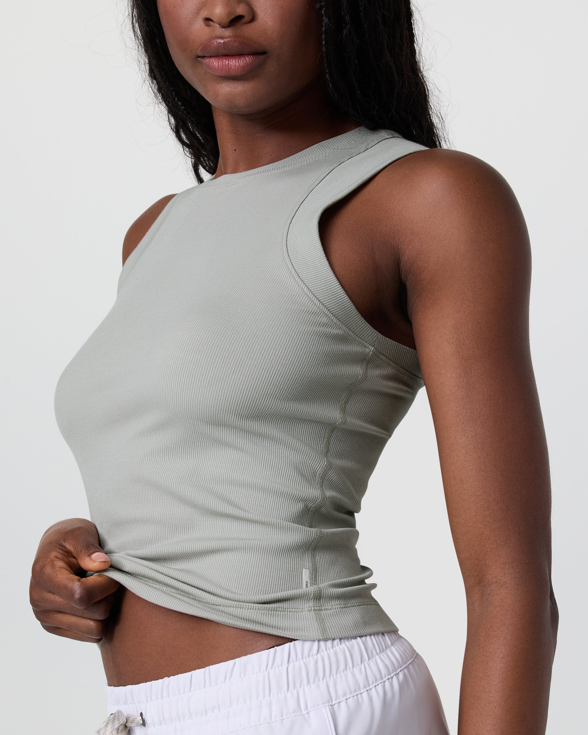 Vuori Pose Modern Tank