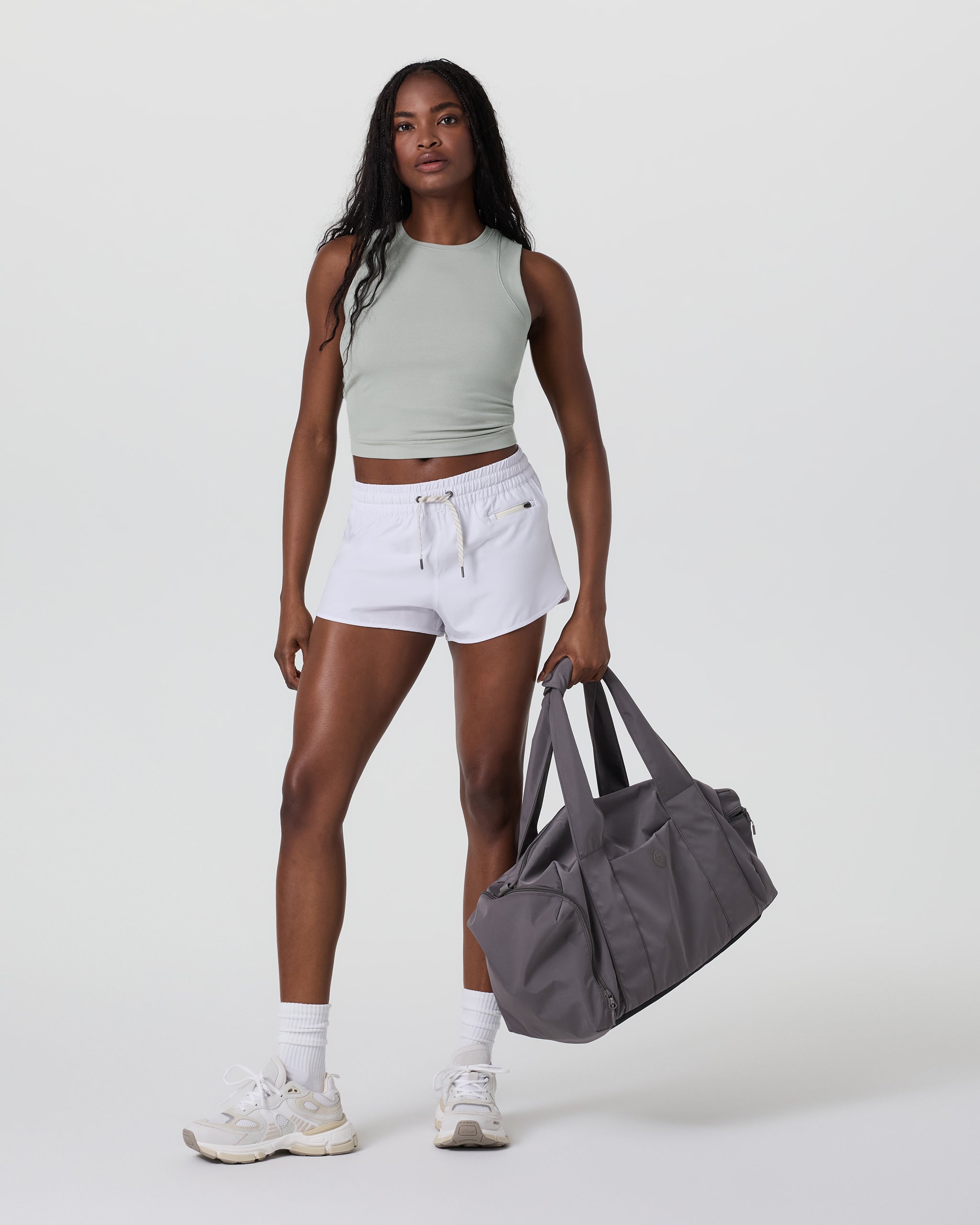 Vuori Pose Modern Tank