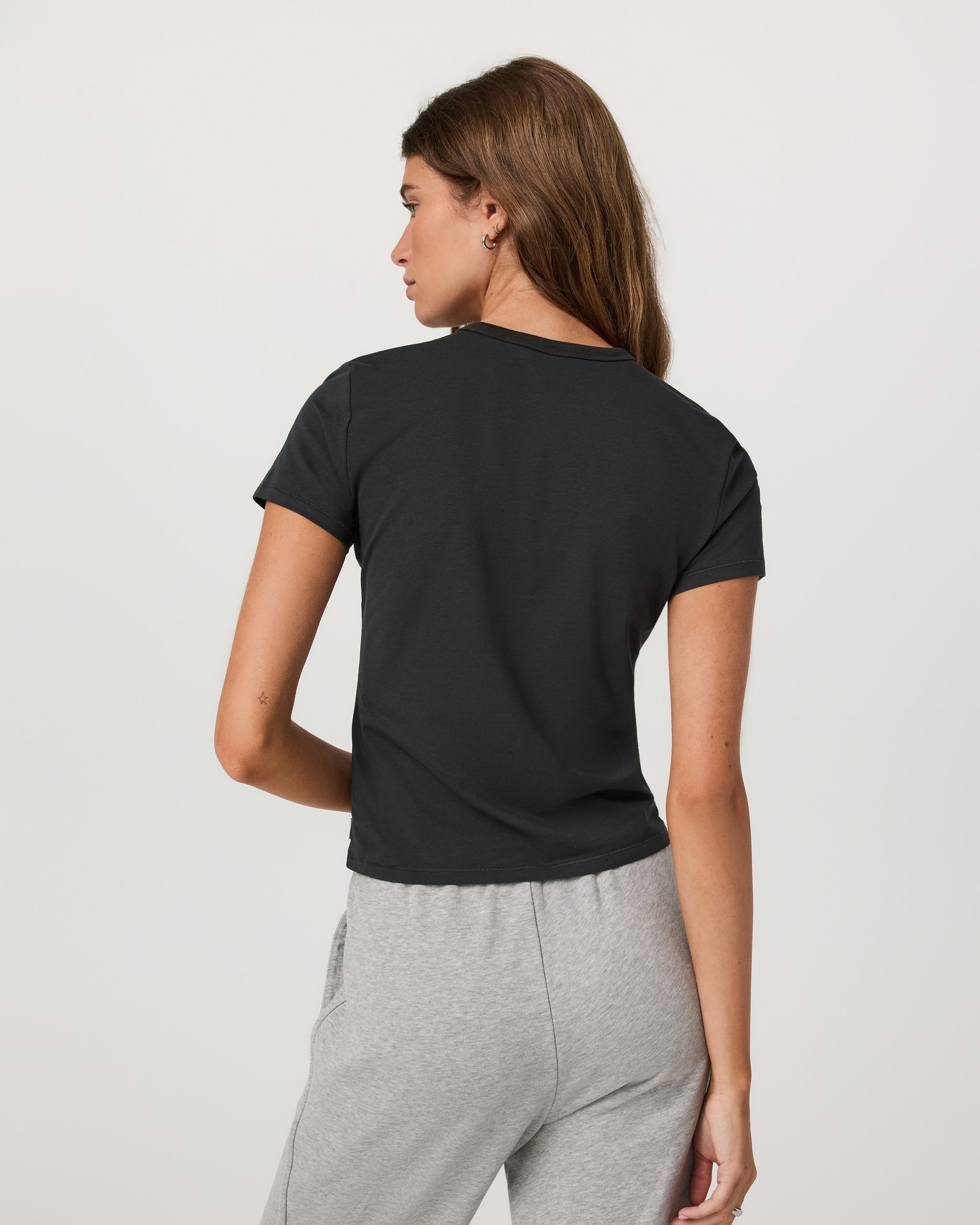 Vuori Short Sleeve Feather Classic Tee