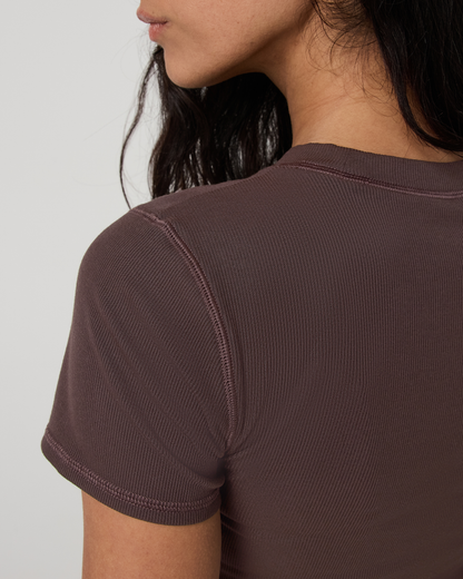 Vuori Pose Fitted Tee
