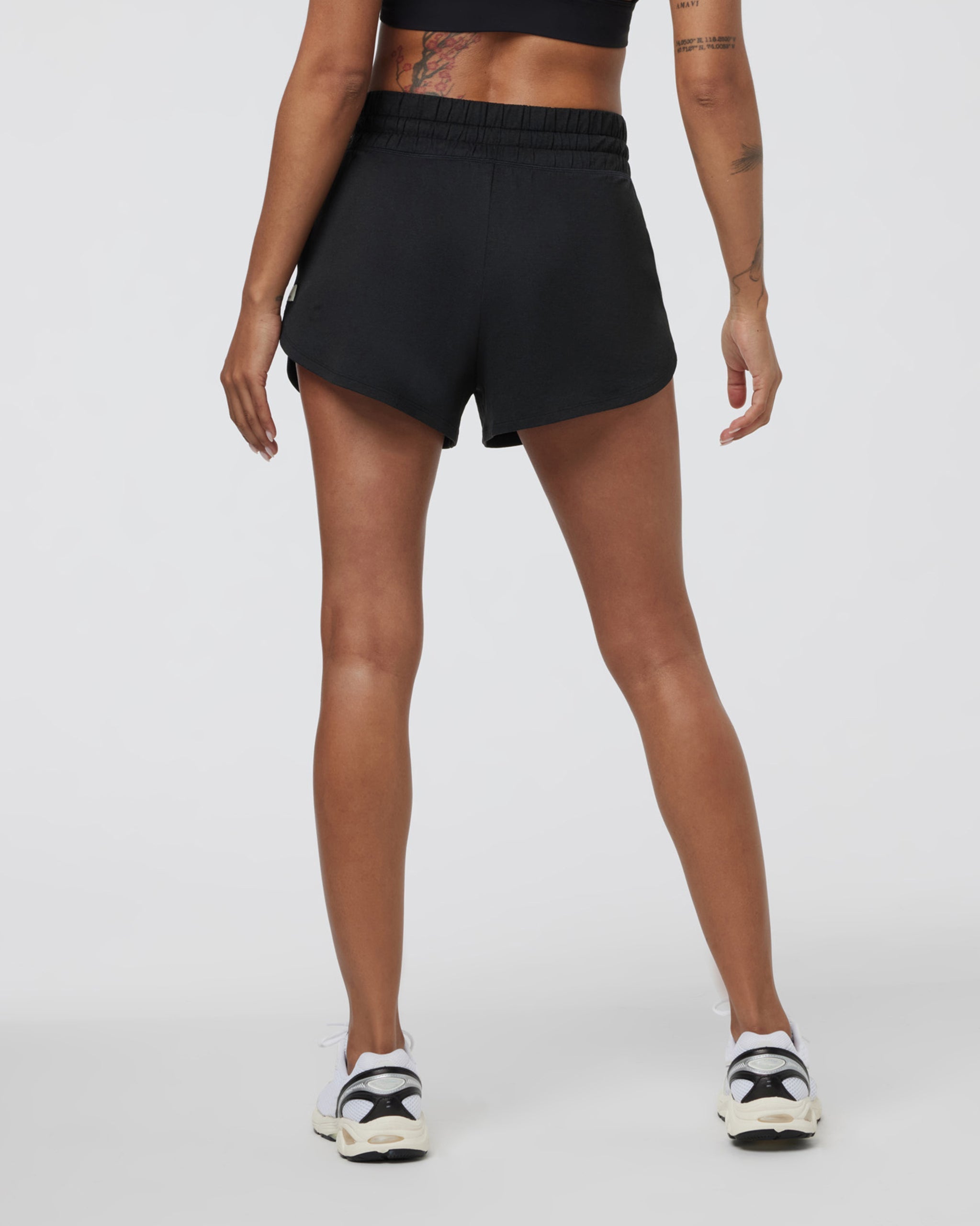 Vuori Halo Performance Short 20