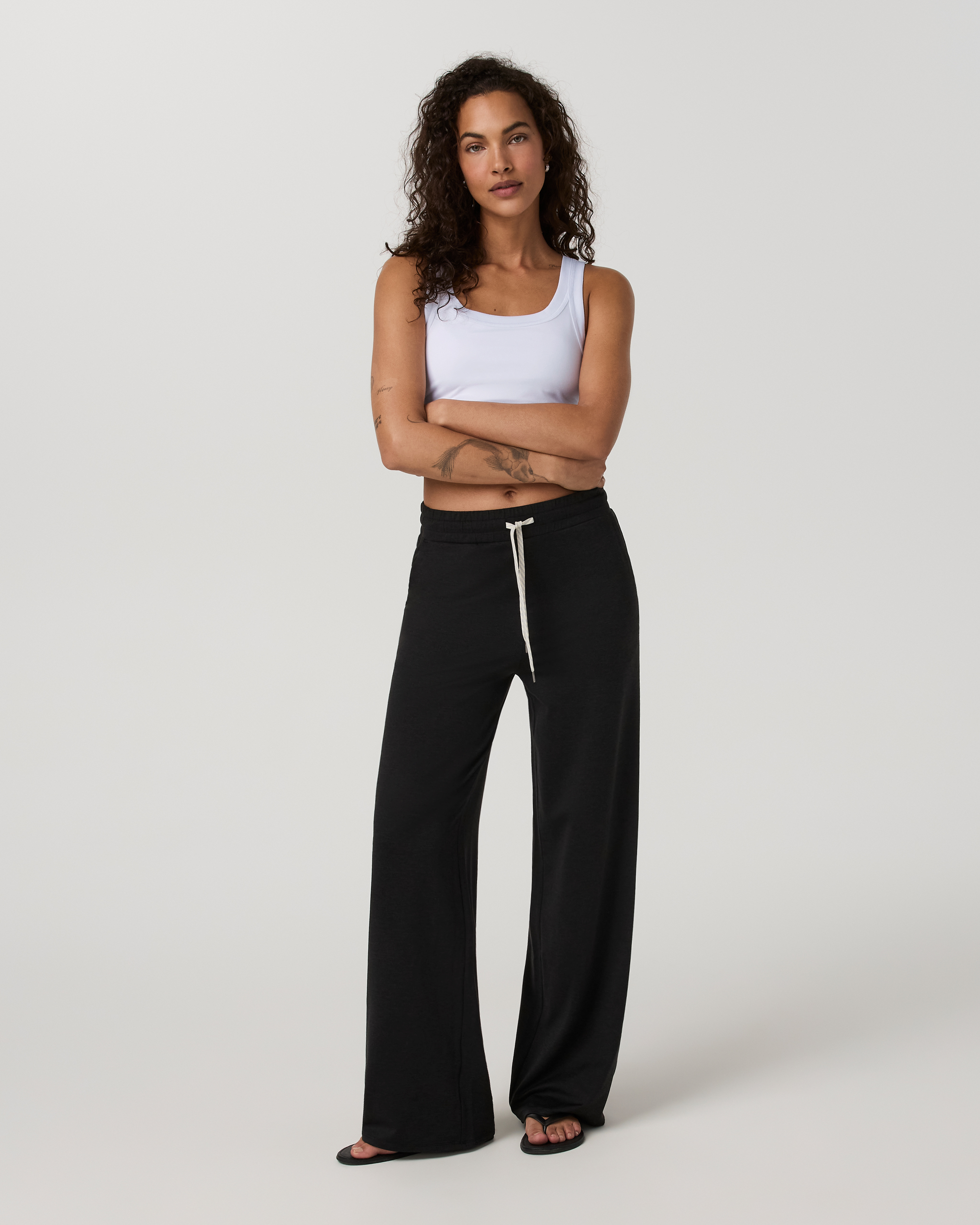 Vuori Halo Essential Wideleg Pant