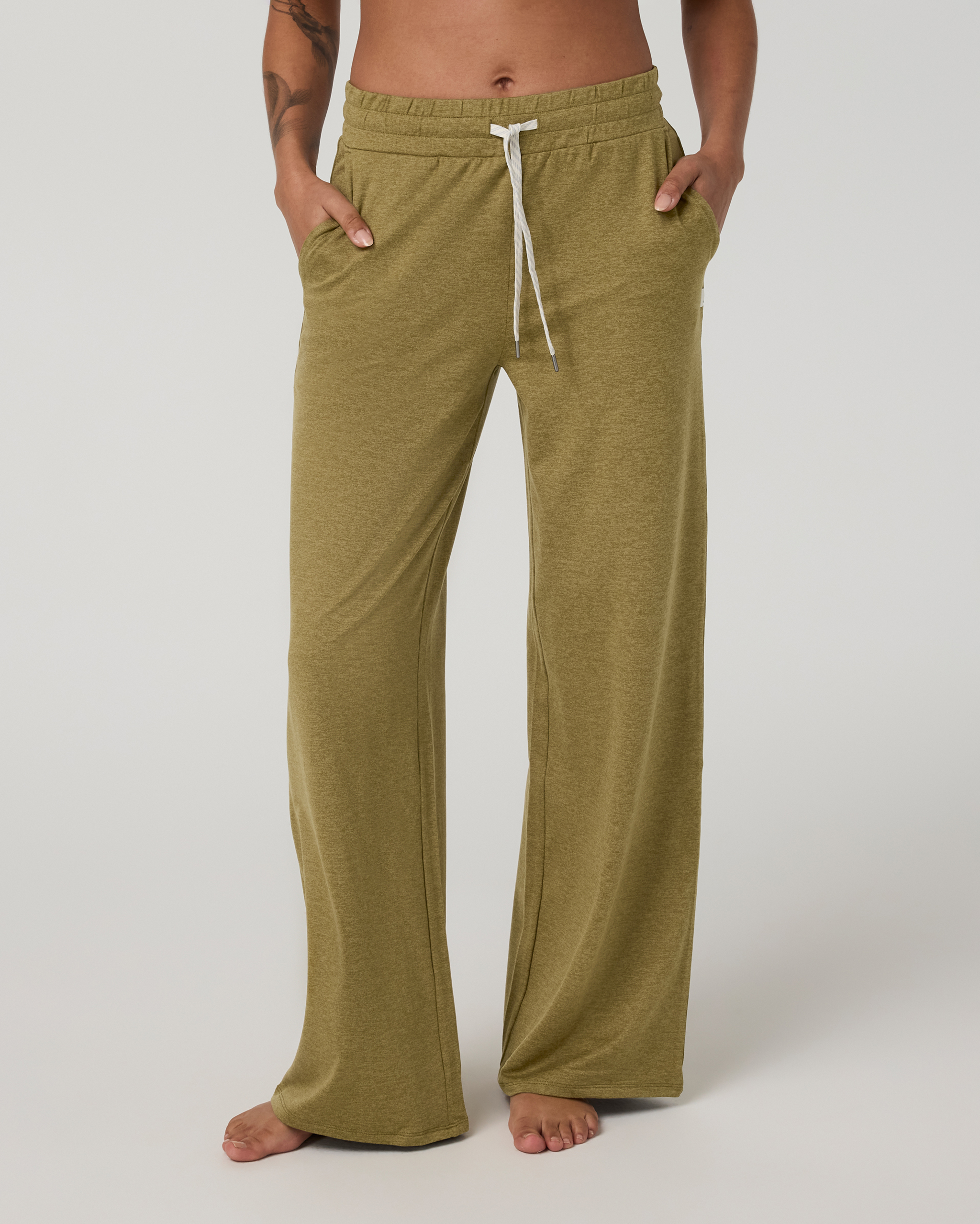 Vuori Halo Essential Wideleg Pant