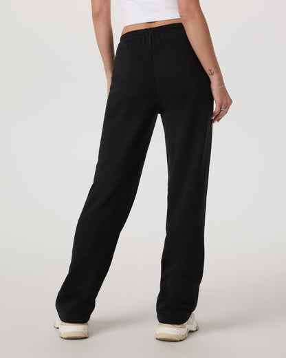 Vuori Sedona Straight Leg Sweatpant Short