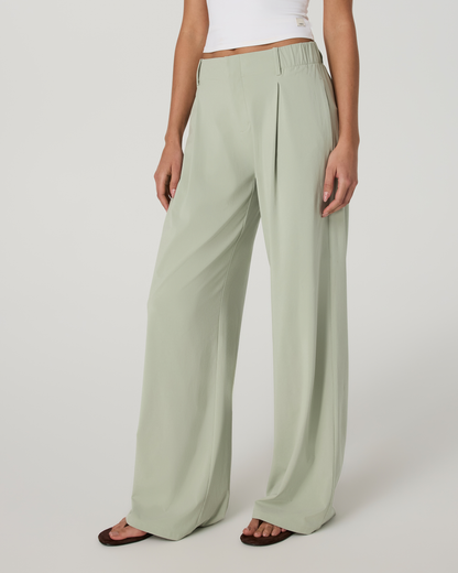 Vuori Villa Wideleg Trouser Short