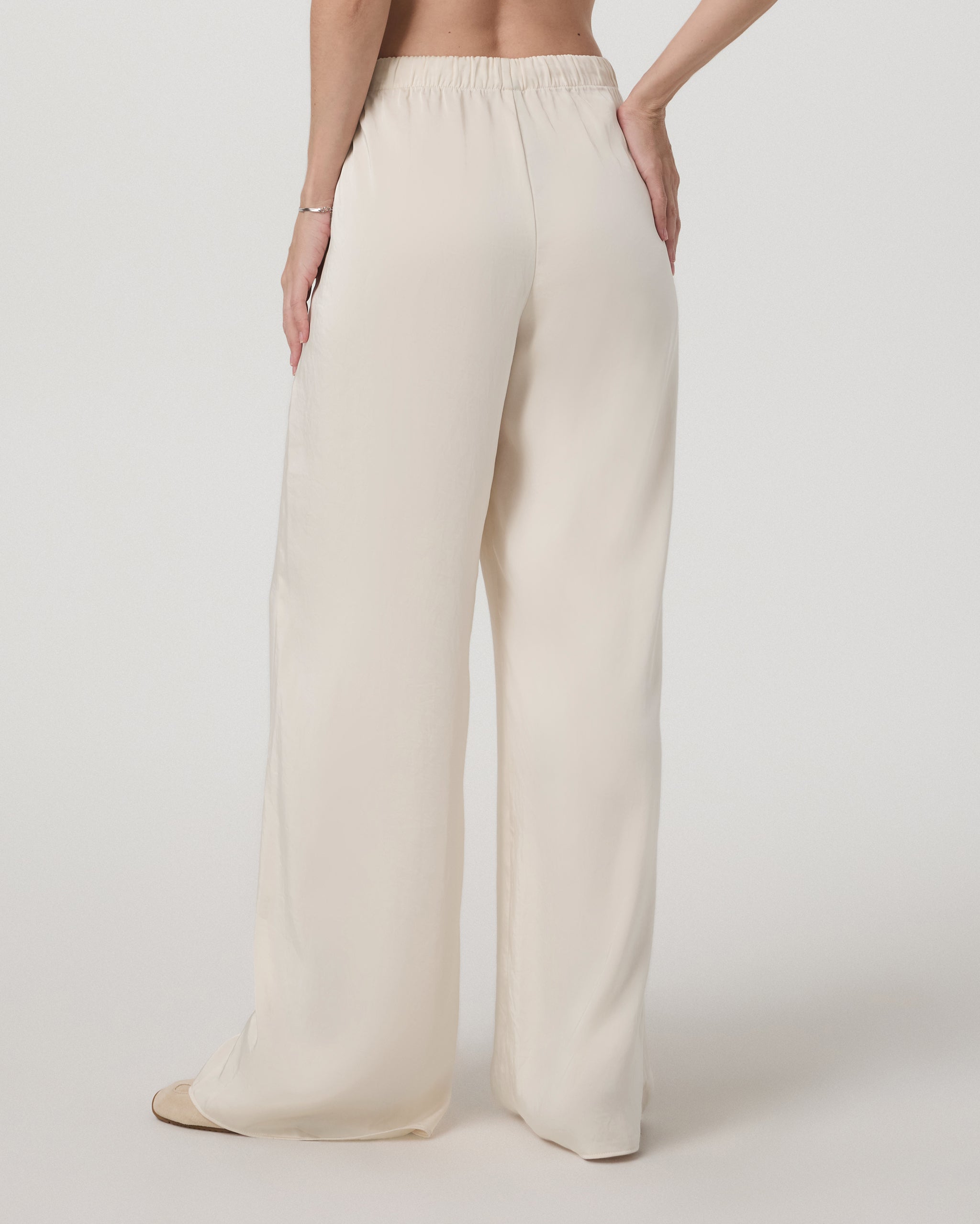 Vuori Nova Satin Wideleg Pant