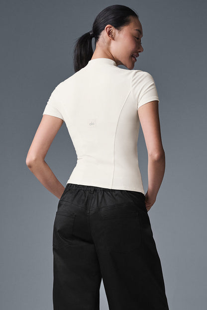 Alo Yoga Women'S Ribbed Mesmerize Short Sleeve