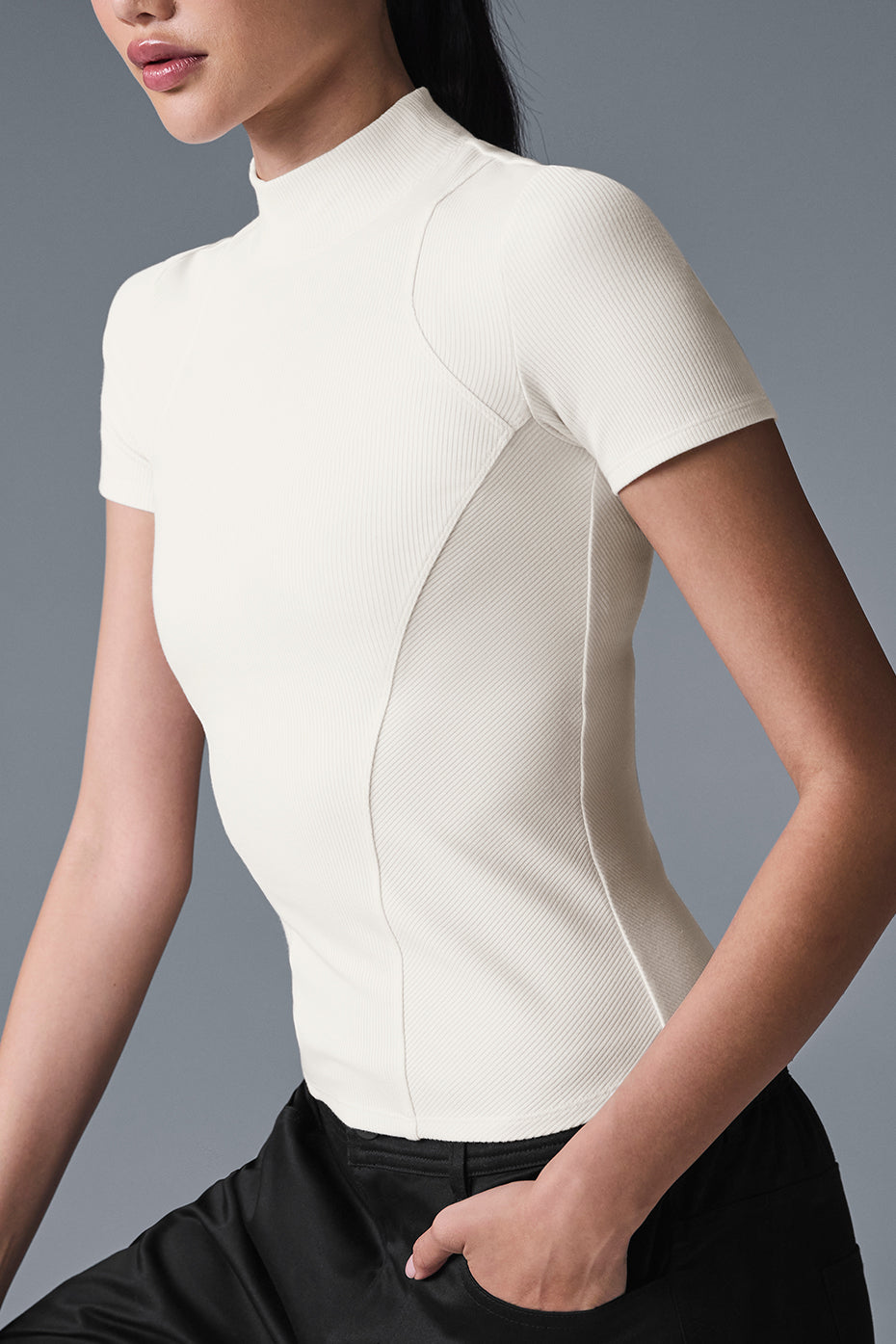 Alo Yoga Women'S Ribbed Mesmerize Short Sleeve