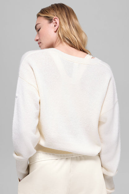 Alo Yoga Women'S Wool Cashmere Cropped New Class V-Neck Sweater