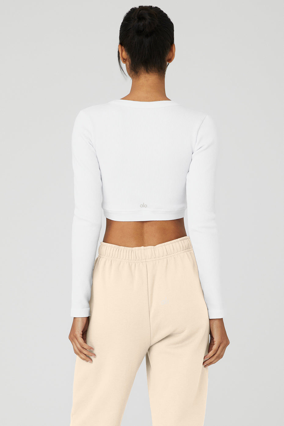 Alo Yoga Women'S Seamless Ribbed Cropped Serene Long Sleeve