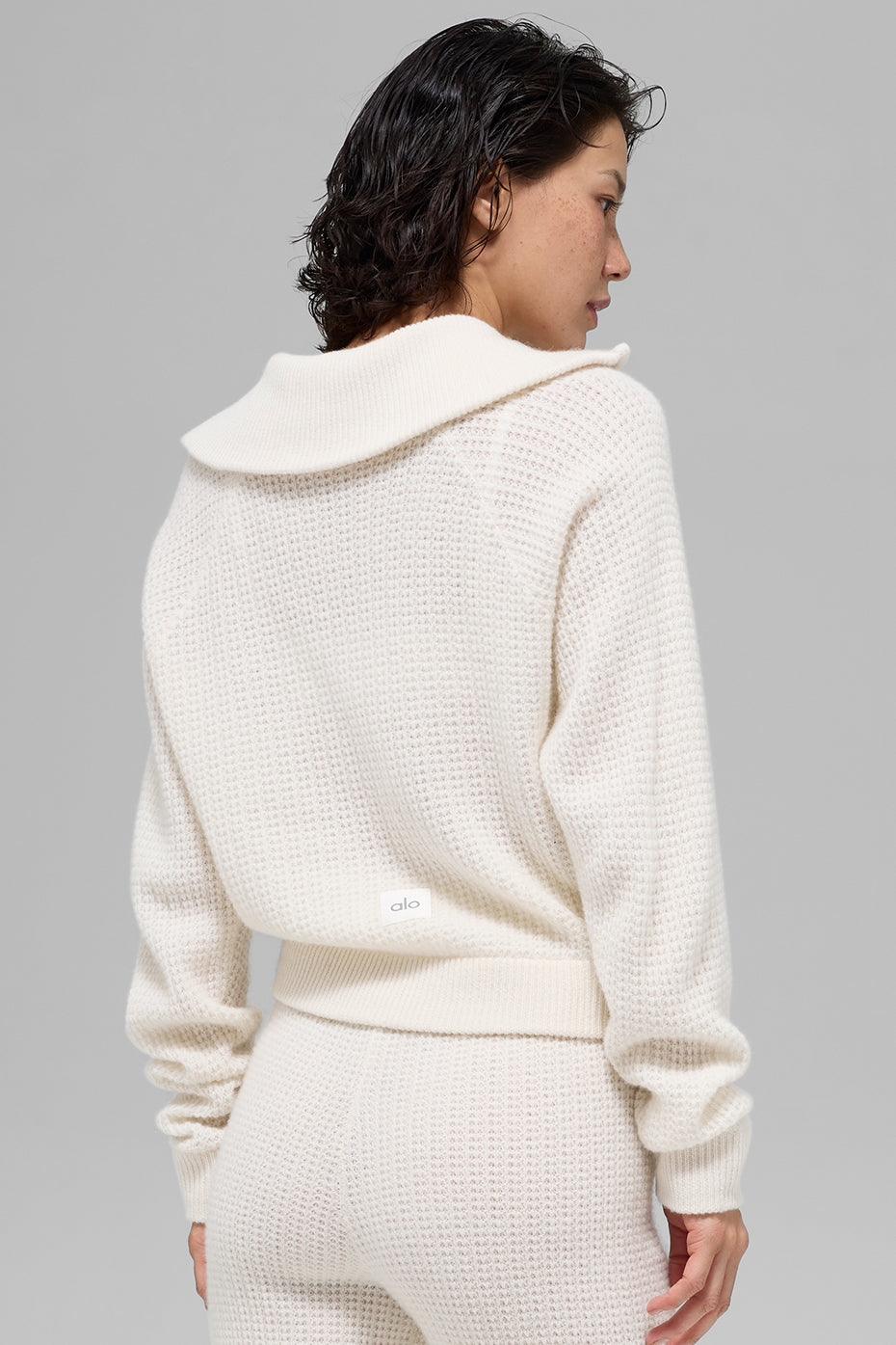 Alo Yoga Women'S Cashmere Plush Waffle 1/4 Zip Pullover
