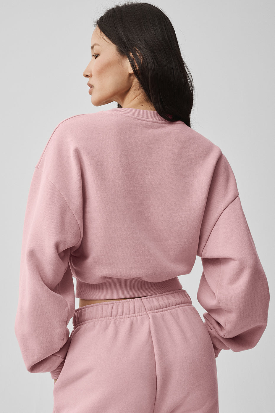 Alo Yoga Women'S Cropped Accolade Crewneck India | Kicks Machine