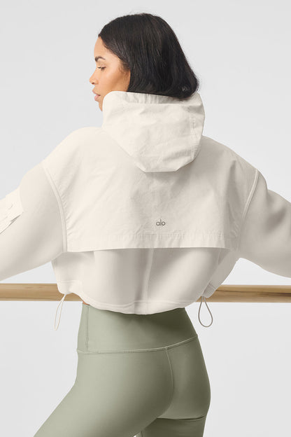 Alo Yoga Women'S Cropped Engage Cargo Parka