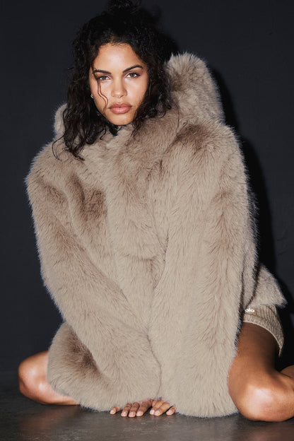 Alo Yoga Women'S Opulent Faux Fur Statement Jacket