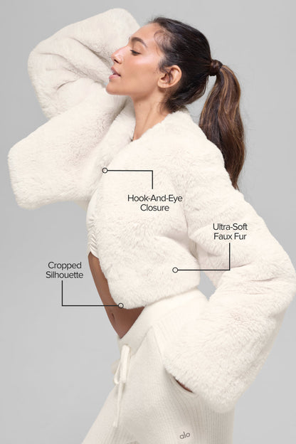 Alo Yoga Women'S Faux Fur Chic Cropped Jacket
