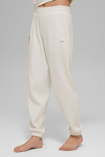 Alo Yoga Women'S Waffle Weekend Escape Jogger