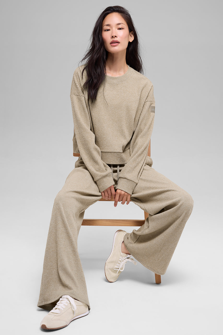 Alo Yoga Women'S Muse Wide Leg Pant – Kicks Machine