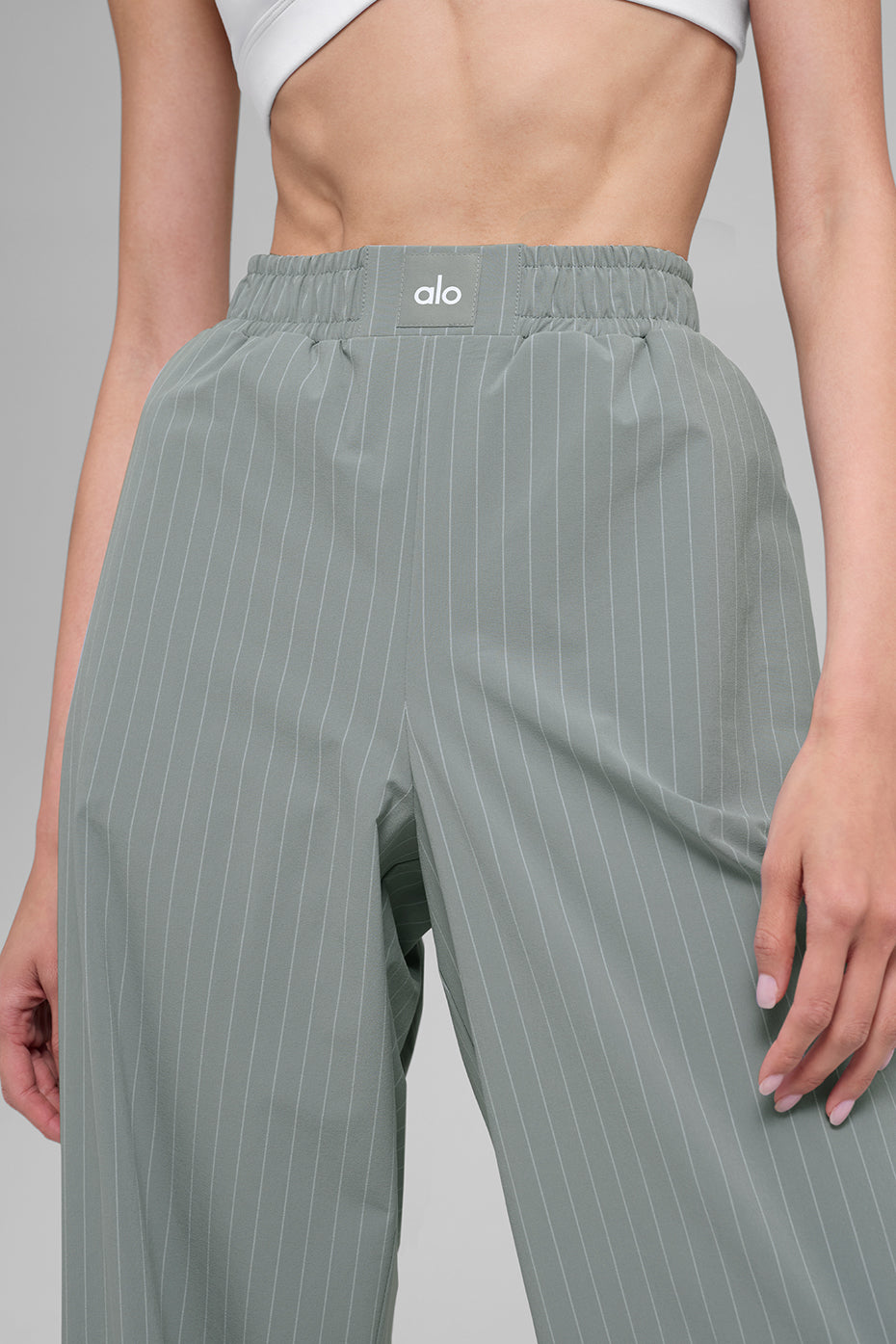 Alo Yoga Women'S Pinstripe Daylight Boxer Pant (Regular)