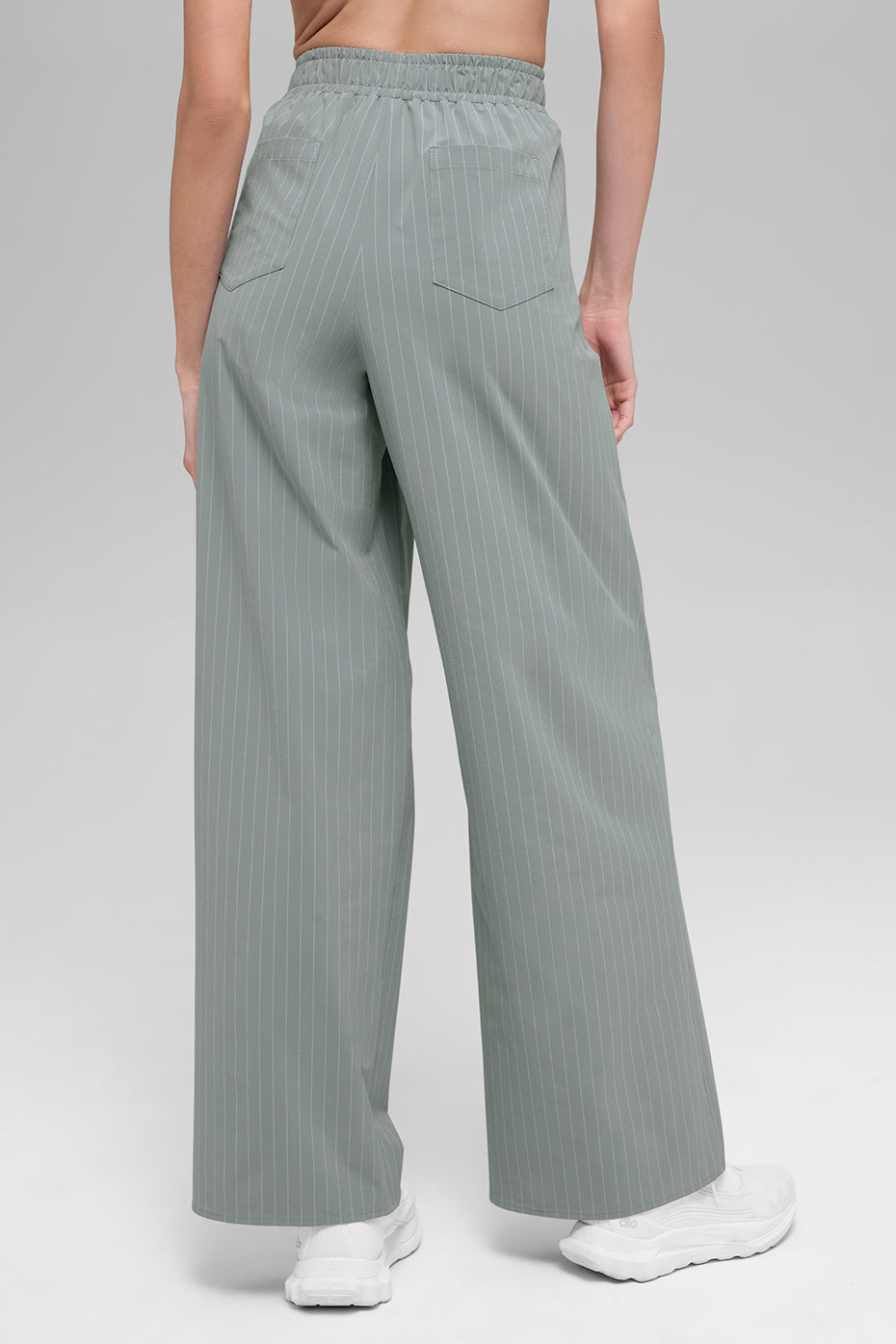 Alo Yoga Women'S Pinstripe Daylight Boxer Pant (Regular)