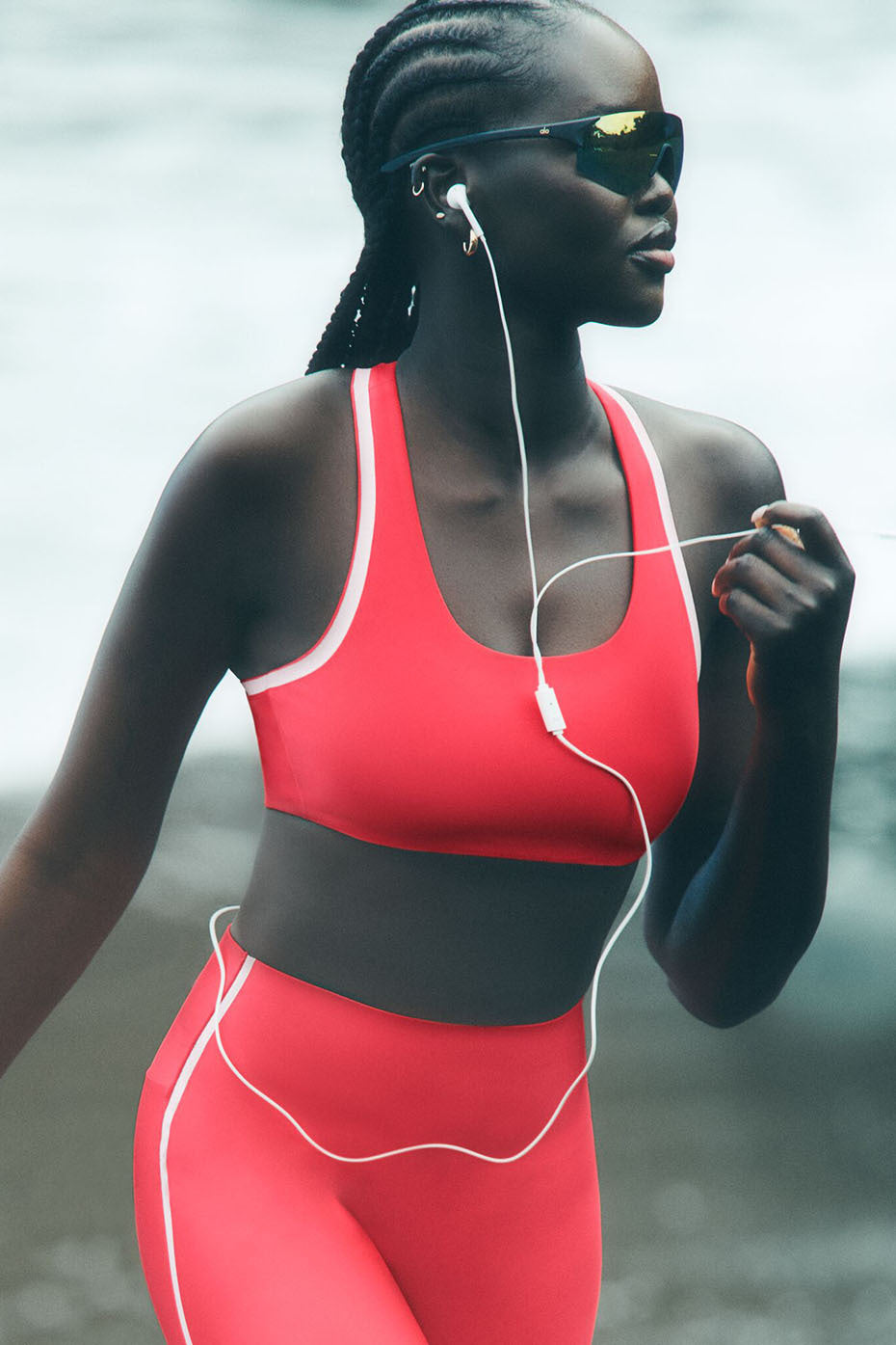 #color_candy-red/white