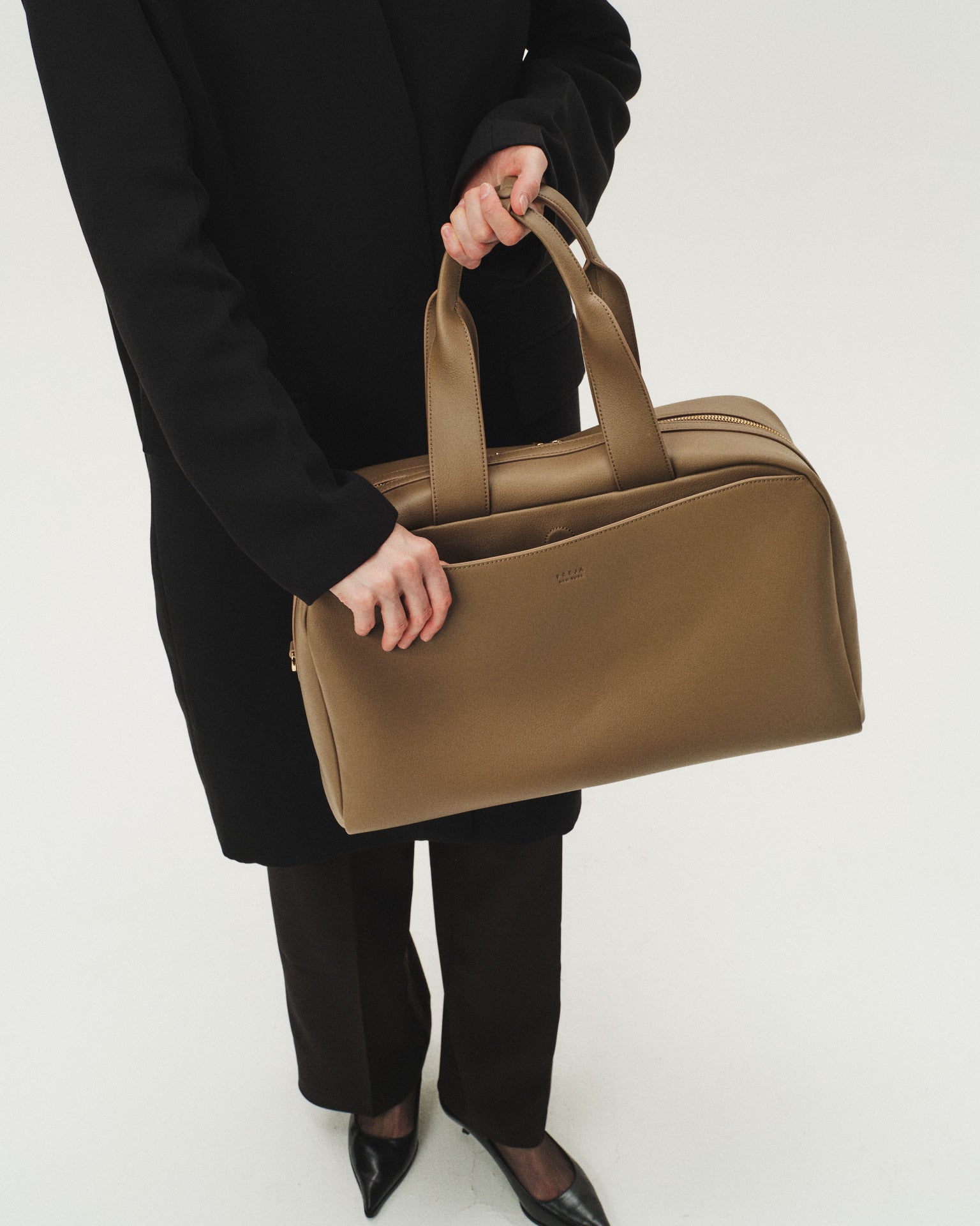 Freja Weekender Bag Taupe