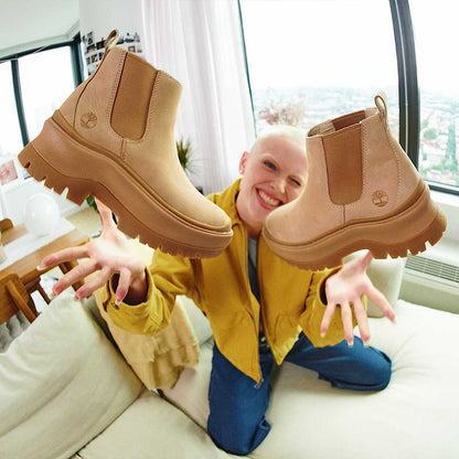 Timberland Women'S Roxie Lane Mid Chelsea Boot Light Beige Nubuck