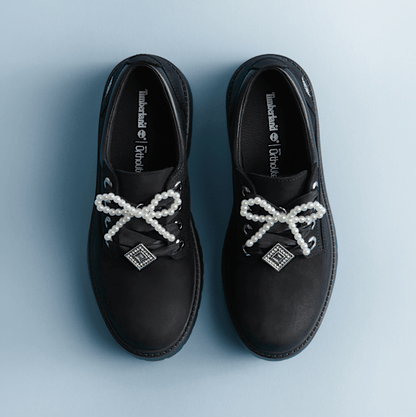 #color_black-nubuck-charms