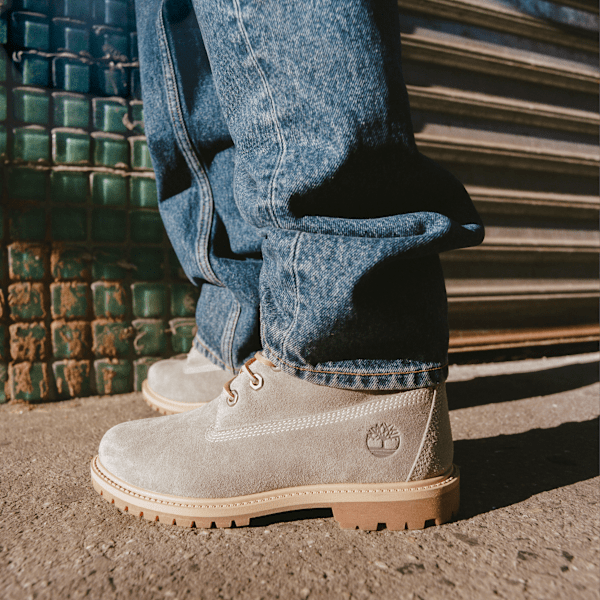 #color_medium-grey-suede
