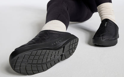 Oofos Women's Primaloft Slipper Black Thermo