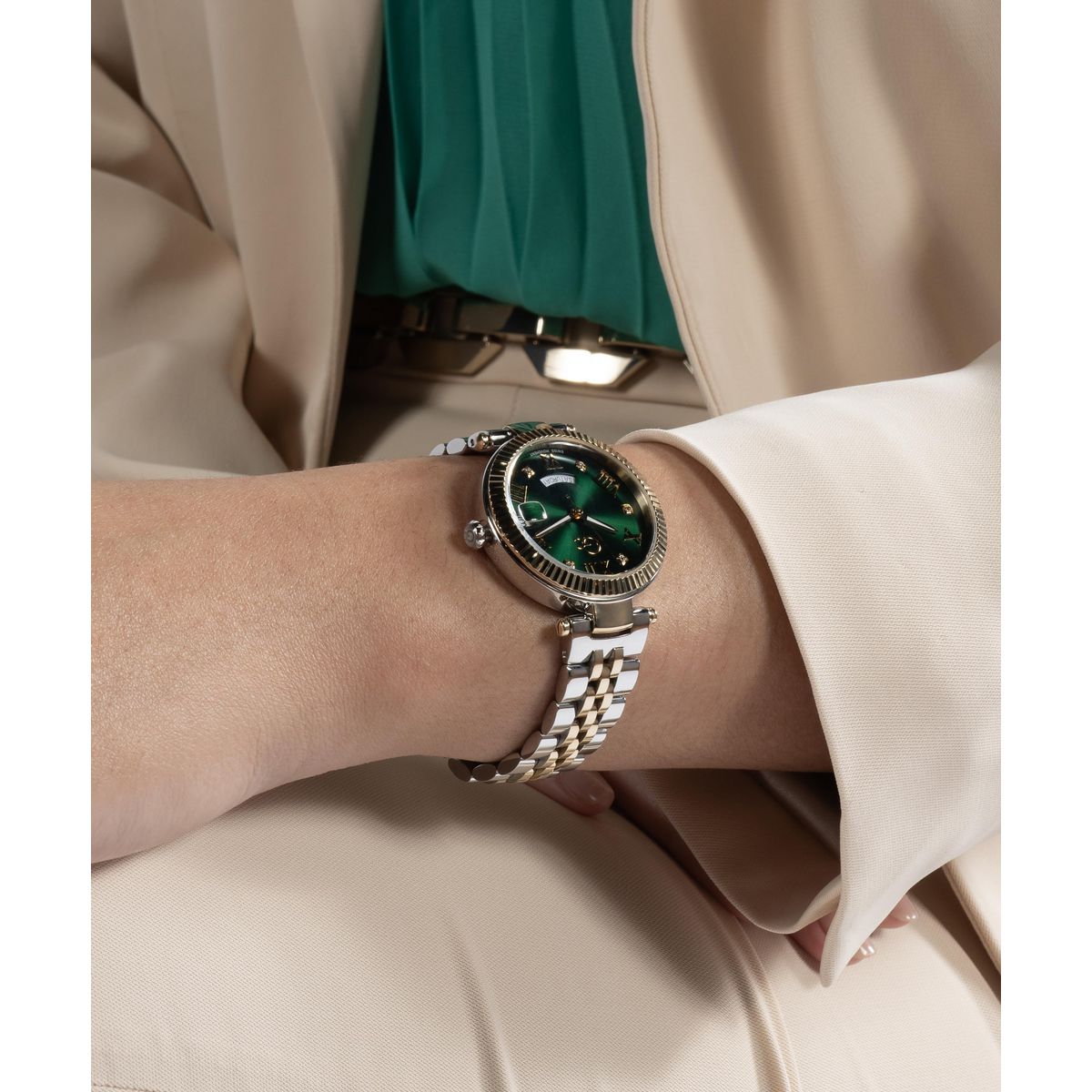 Gc Flair Green Round Dial Quartz Analog Women Watch Z01019L9MF