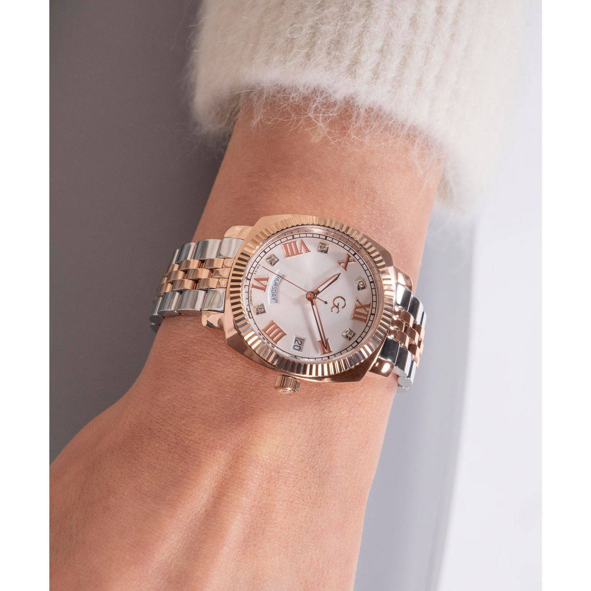 Gc Flair White Rose Gold Dial Quartz Analog Women Watch Z44003L1MF