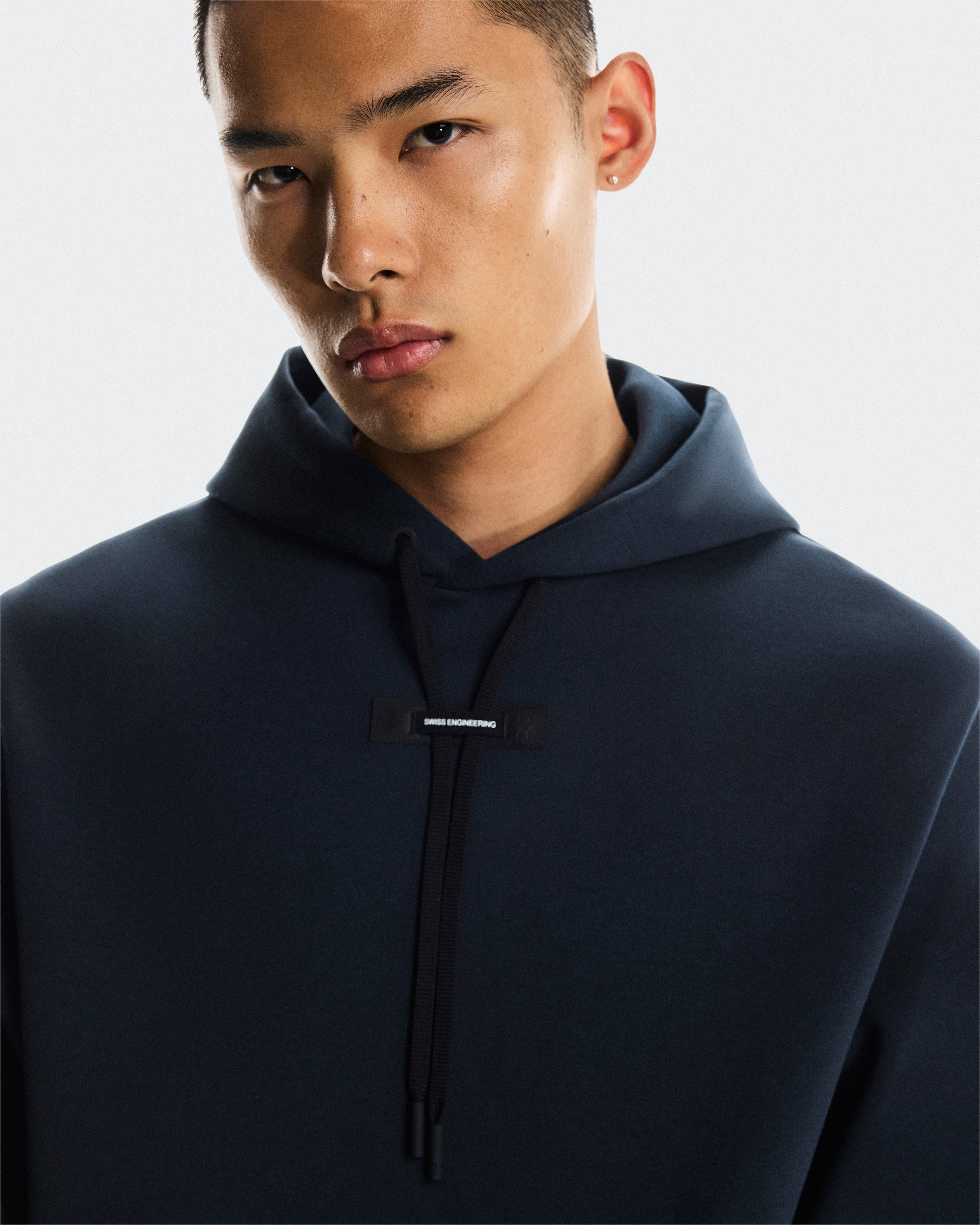 On Focus Tech Hoodie Navy