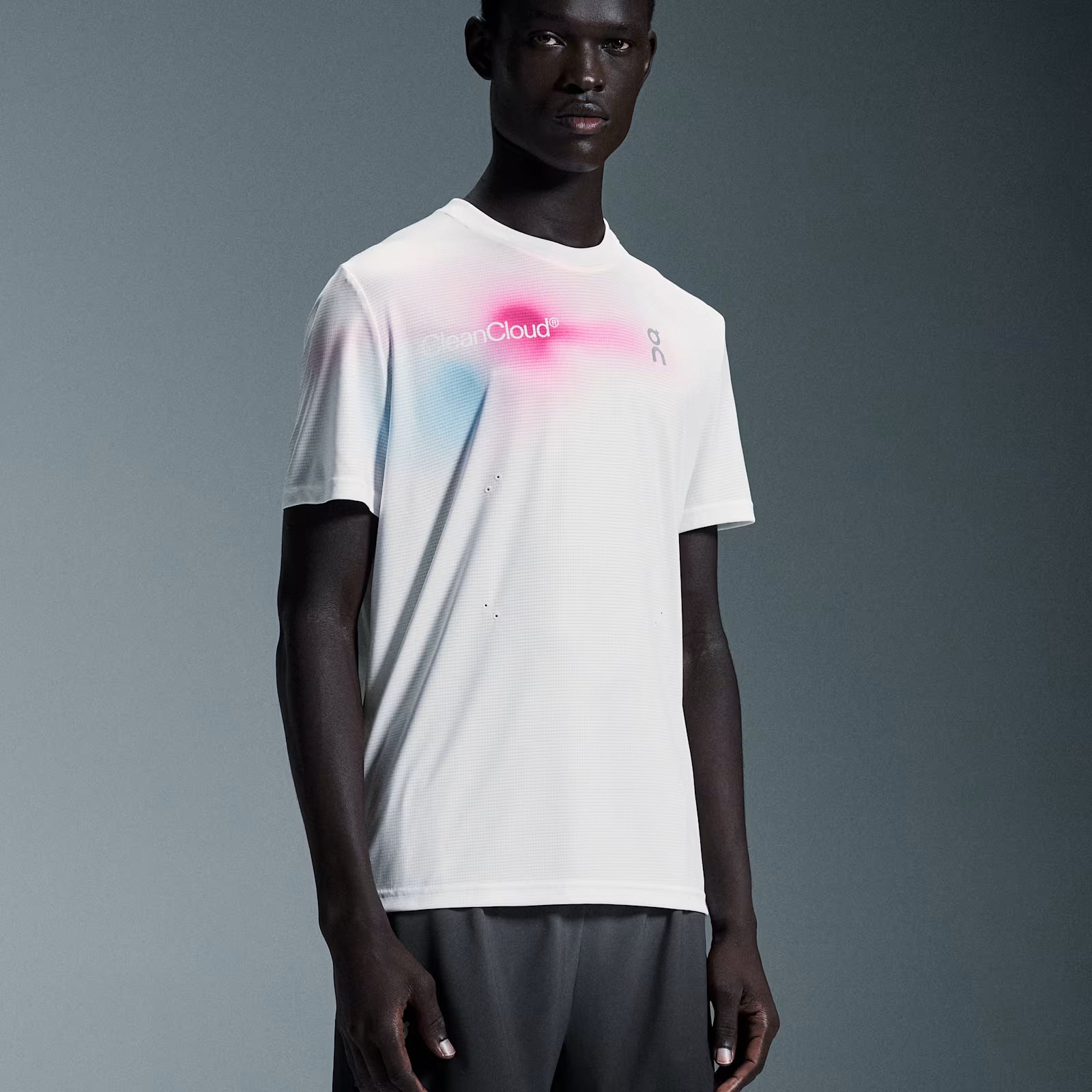 On Pace-T Undyed | Pink