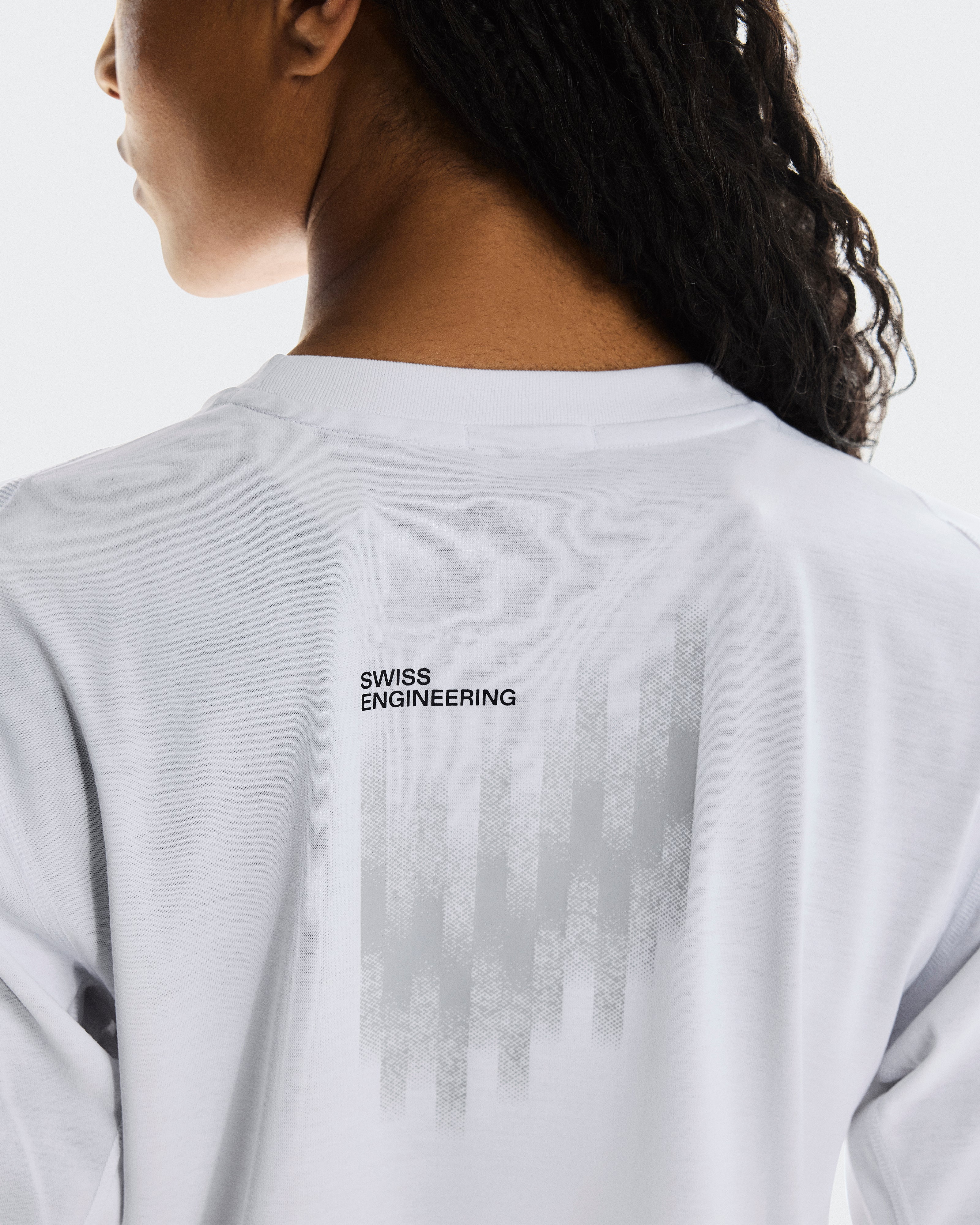 On Train Long-T Crop Graphic White (Women's)