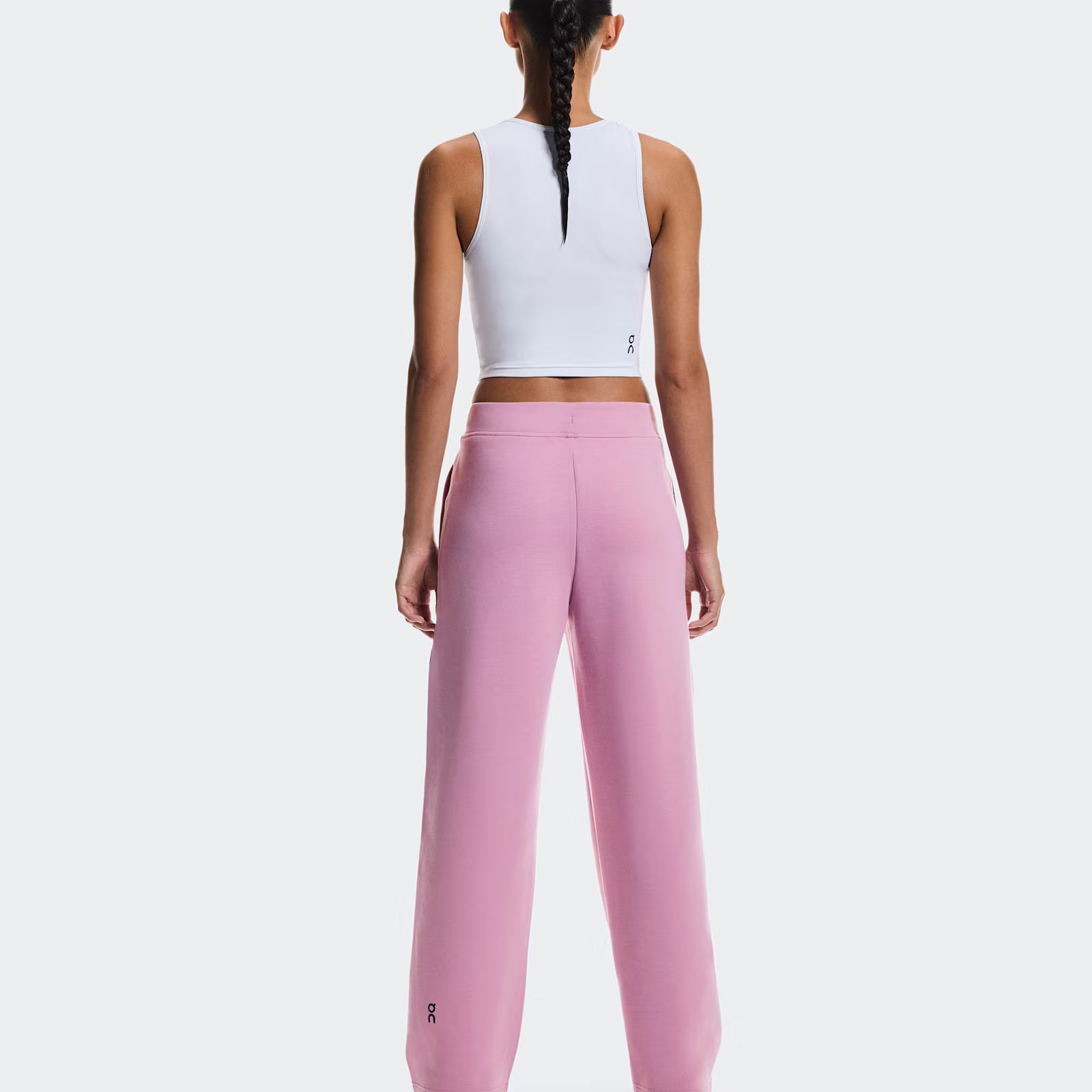 On Focus Tech Sweatpants Sakura (Women'S)