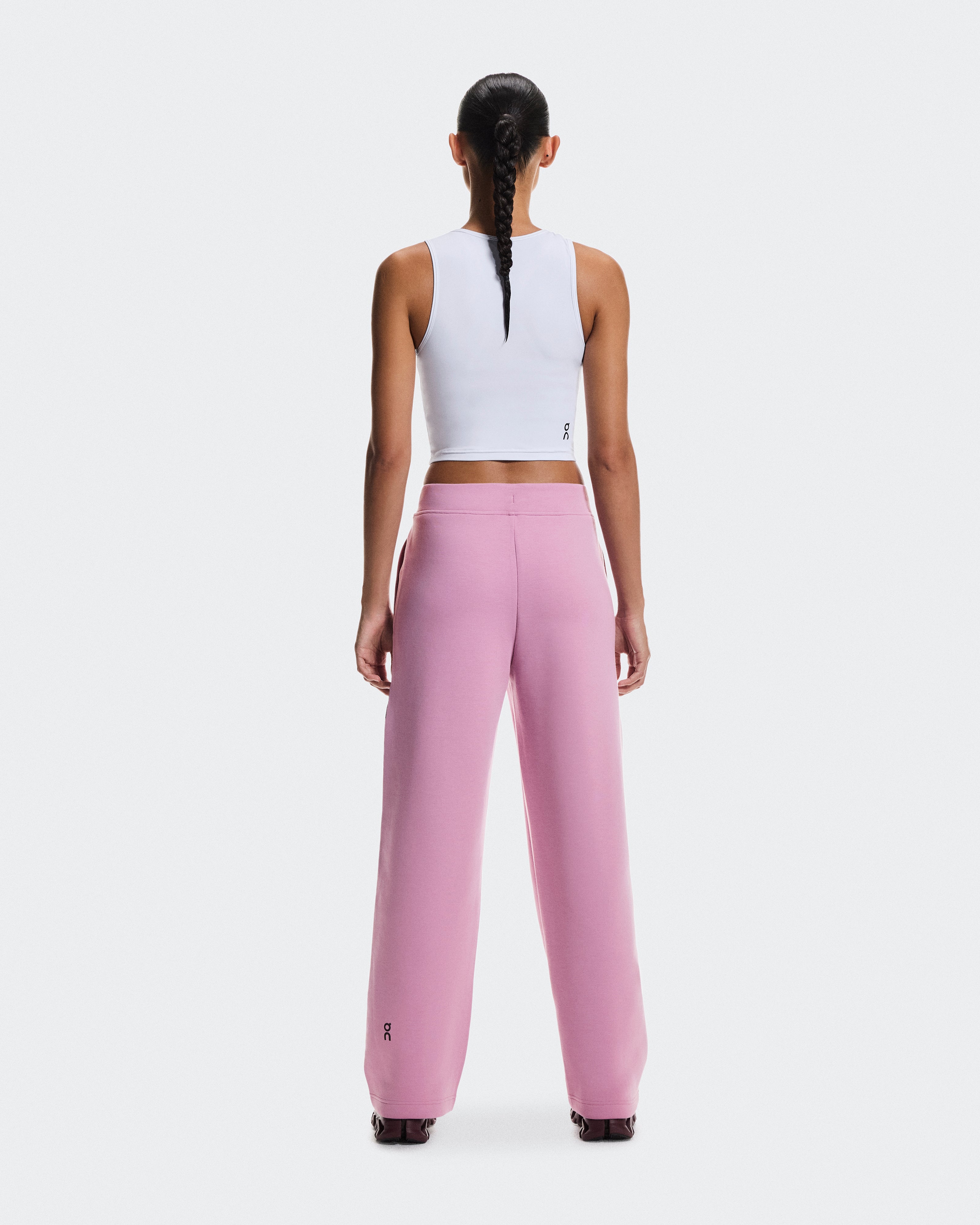 On Focus Tech Sweatpants Sakura (Women'S)