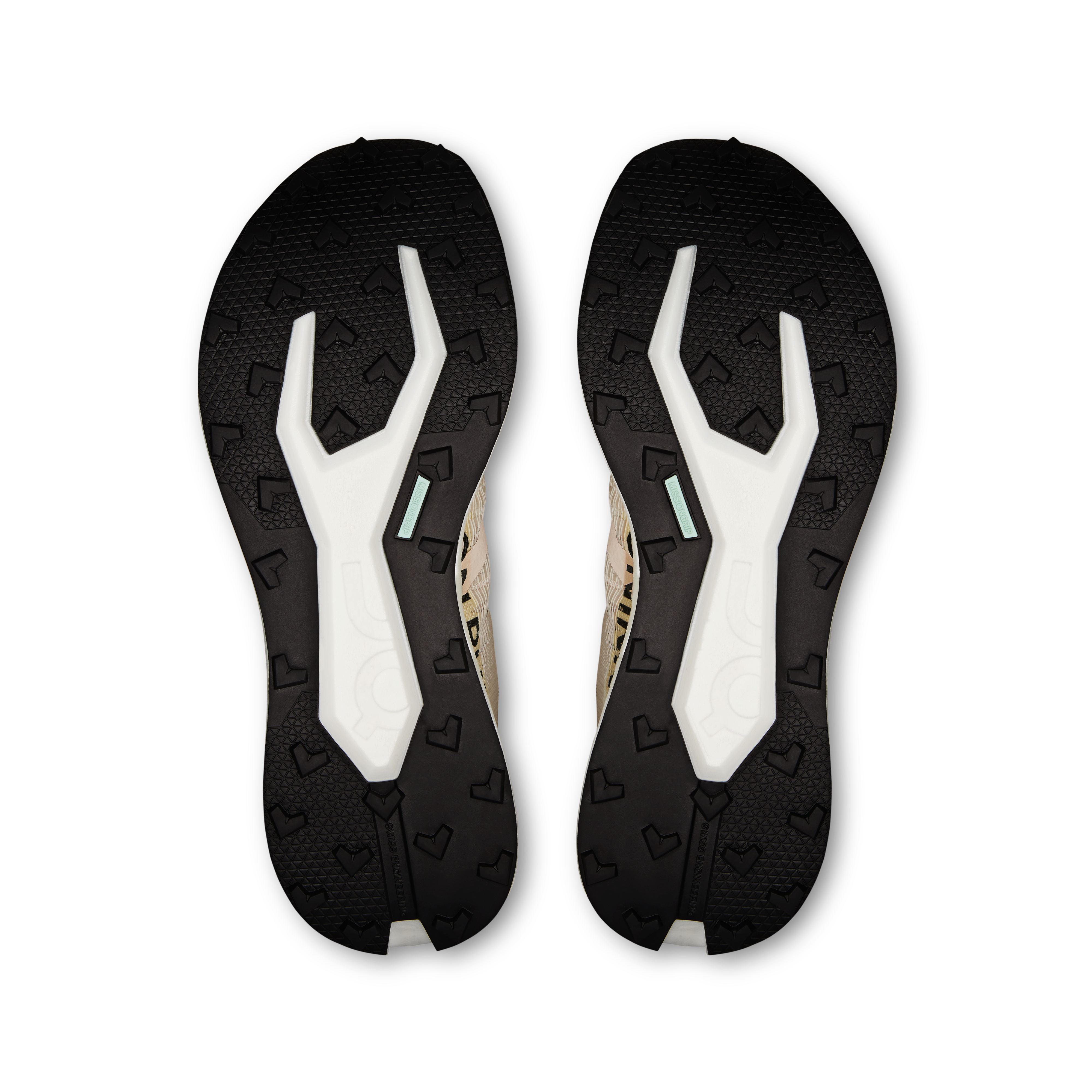 on running cloudultra pro pearl lychee (women's)
