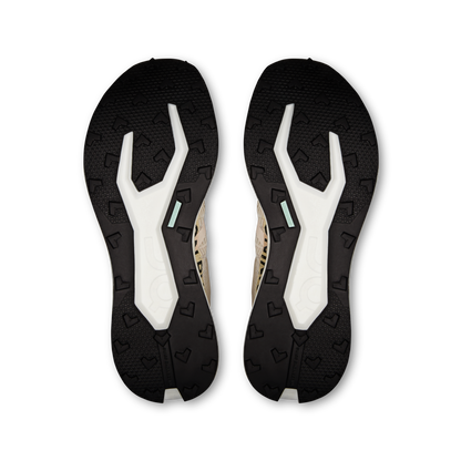 on running cloudultra pro pearl lychee (women's)