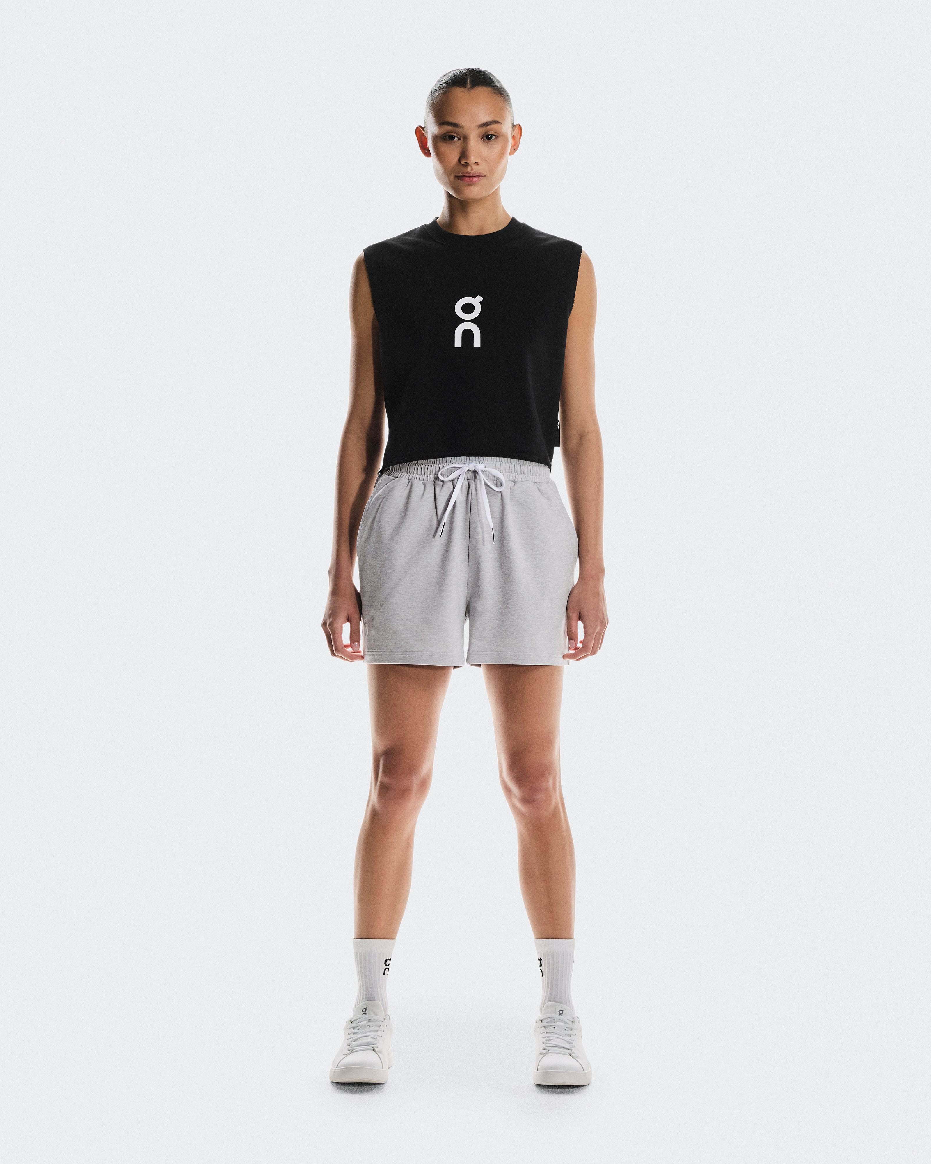 On Courtside Shorts Gravel (Women's)