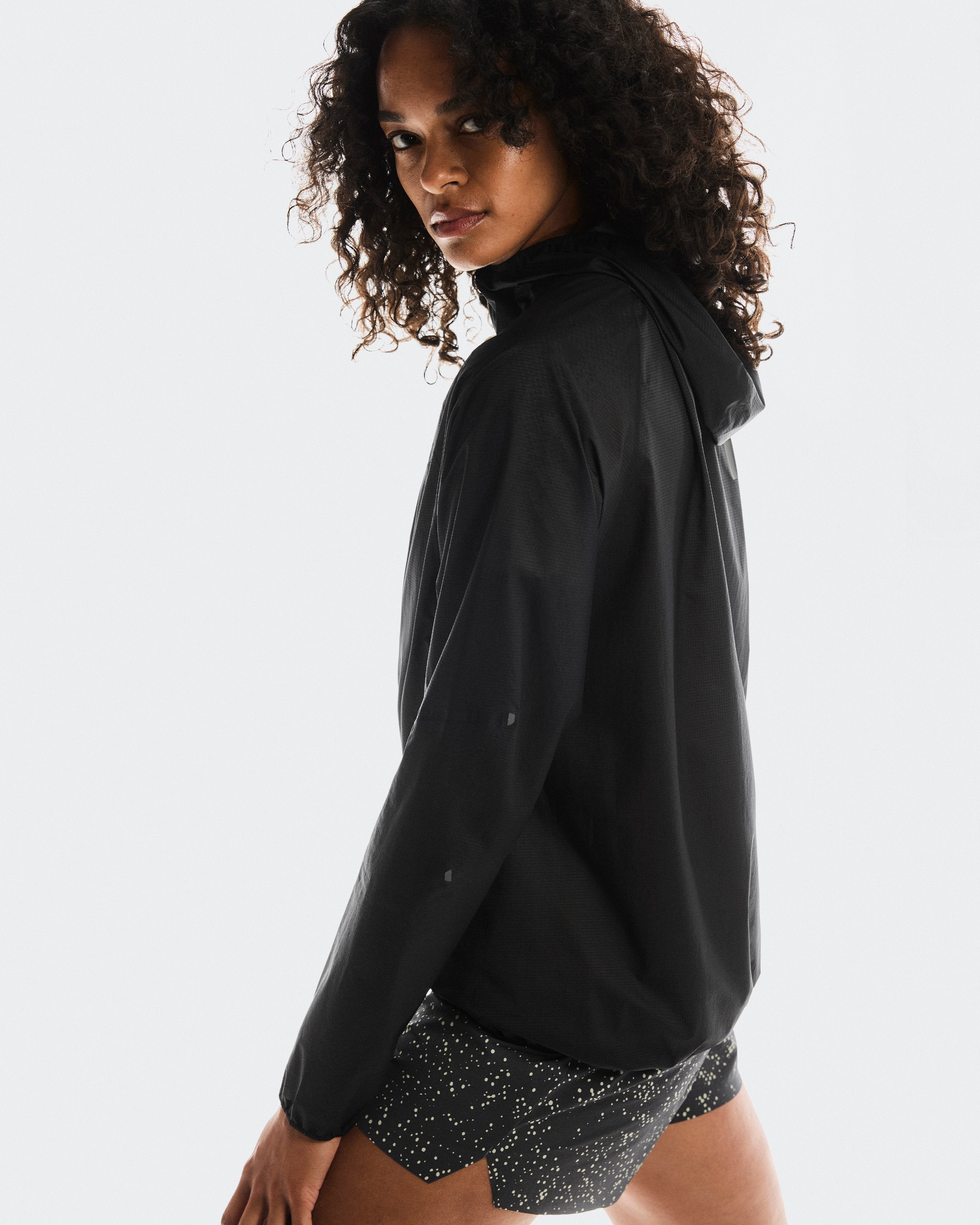 On Ultra Jacket Black (Women'S)