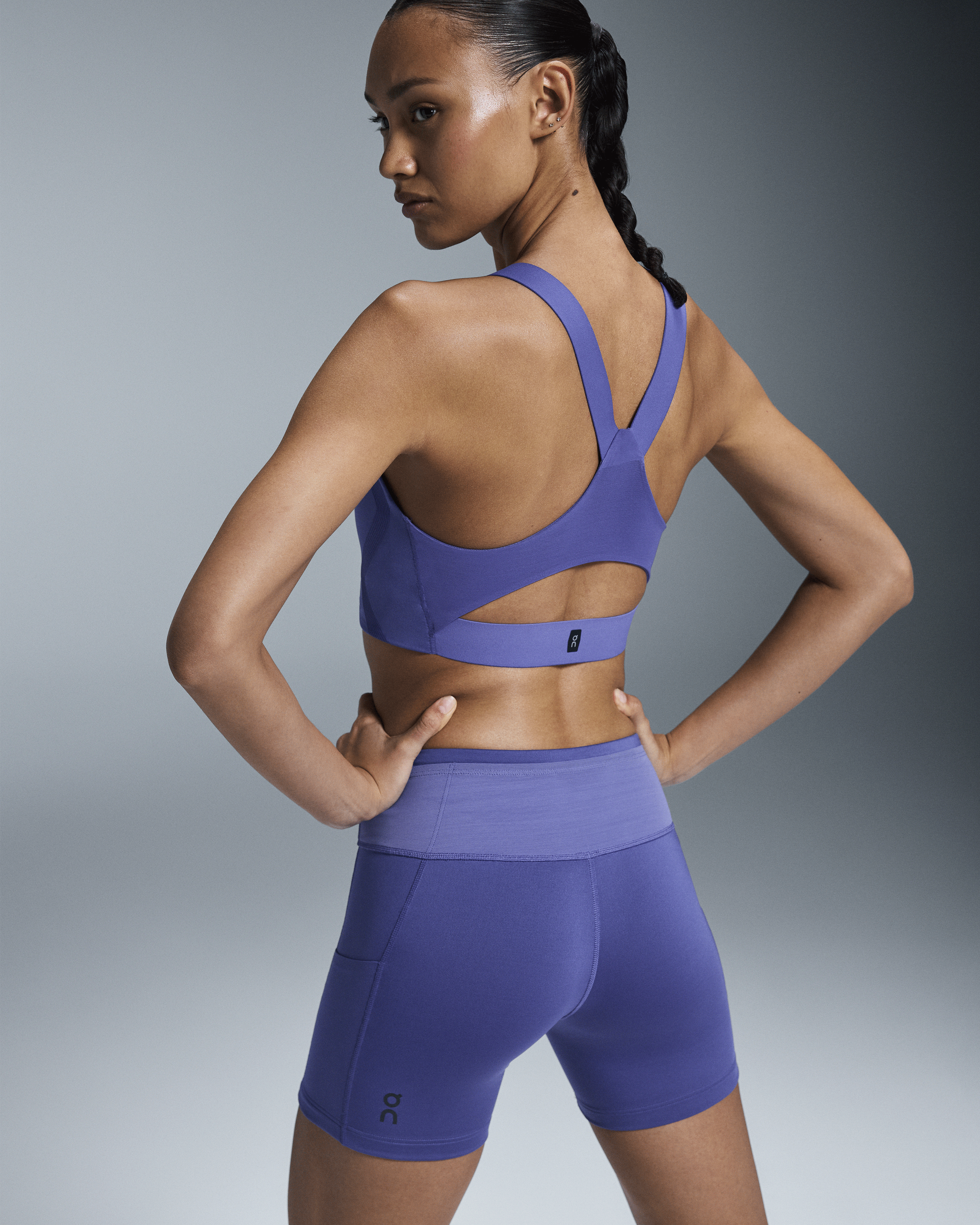 on performance short tights Iris (Women's)