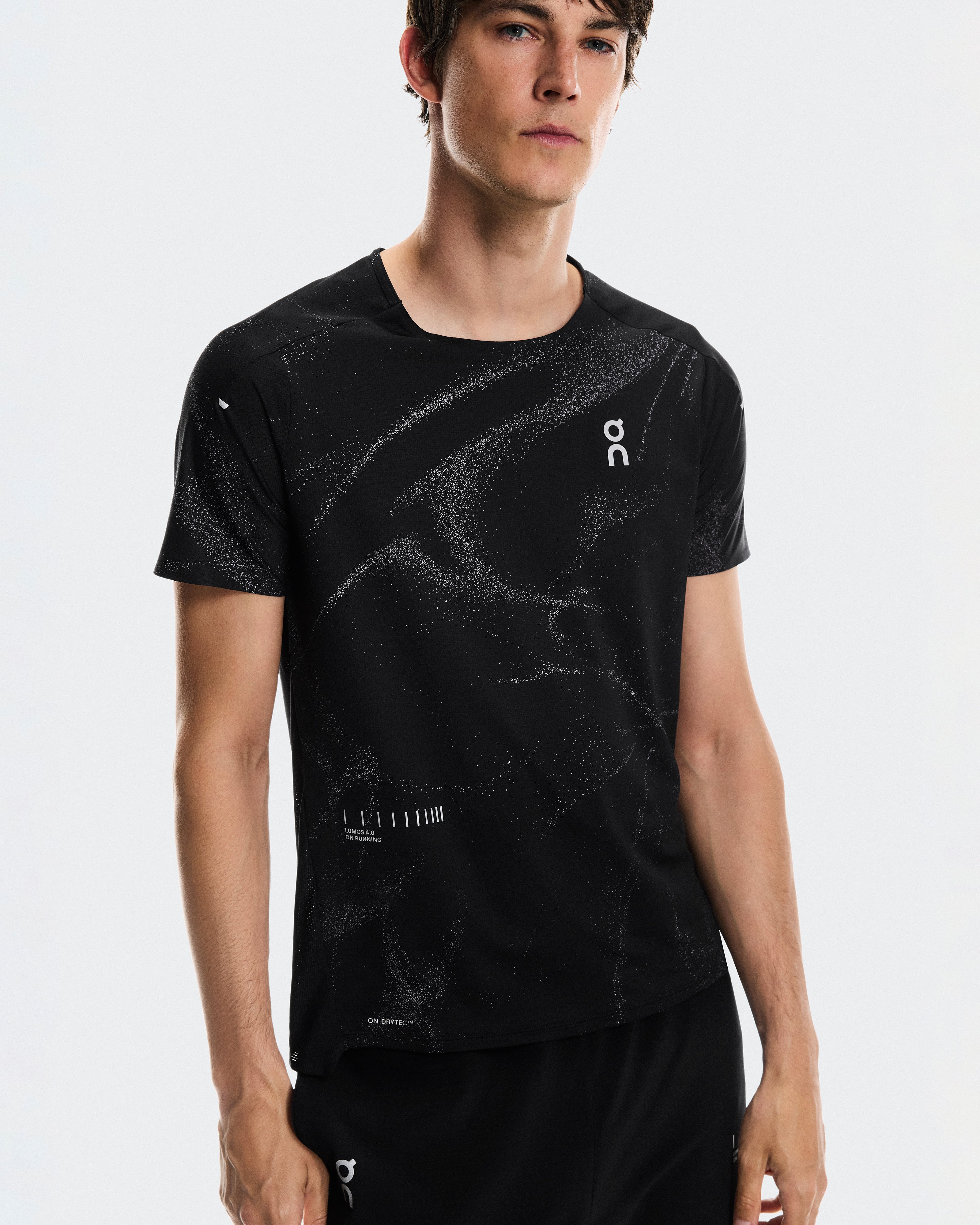 On Performance-T Lumos Black