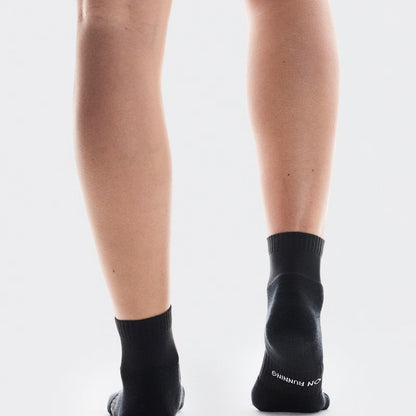On Core Run Sock Mid 2P Black