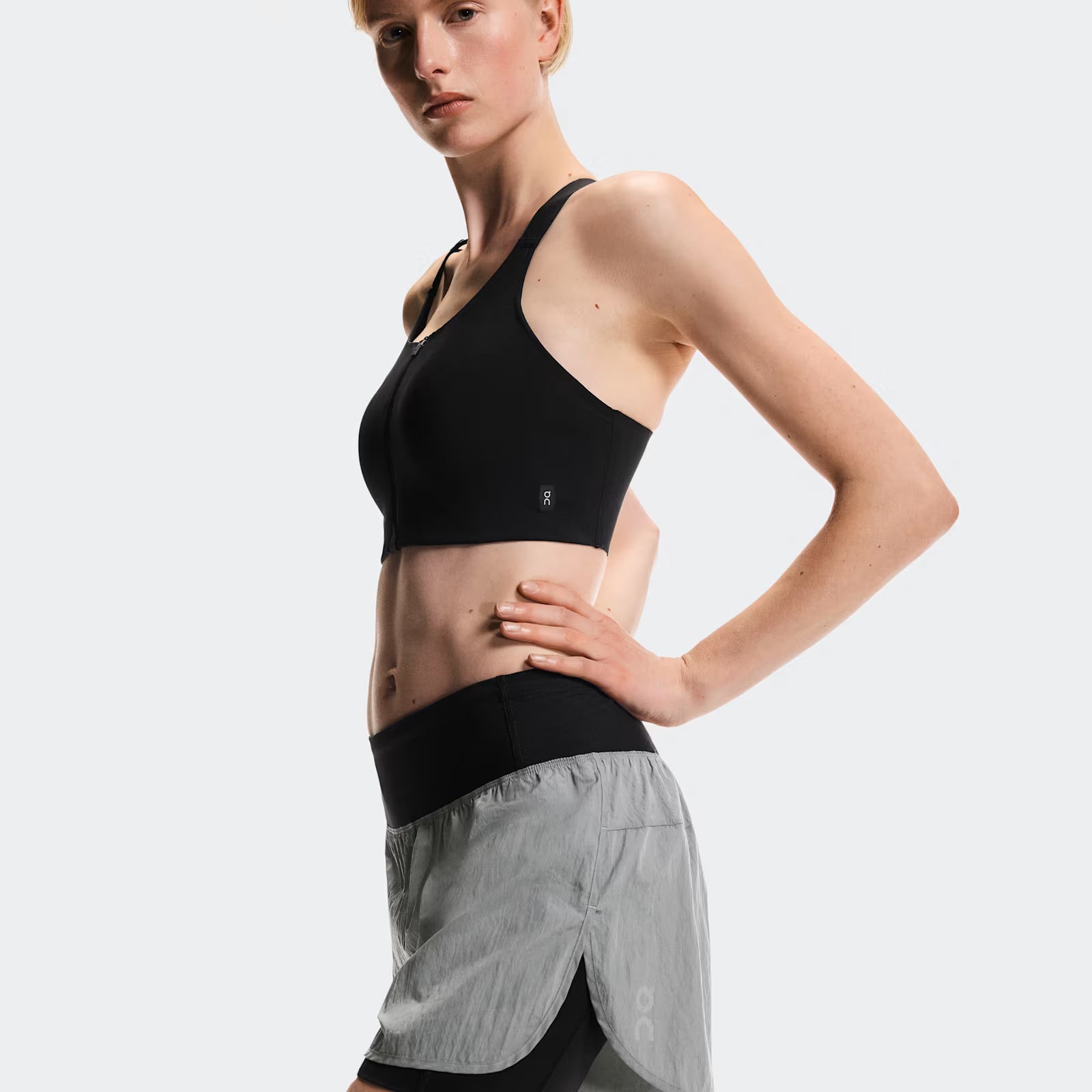 On Performance Volt Shorts Glacier (Women'S)