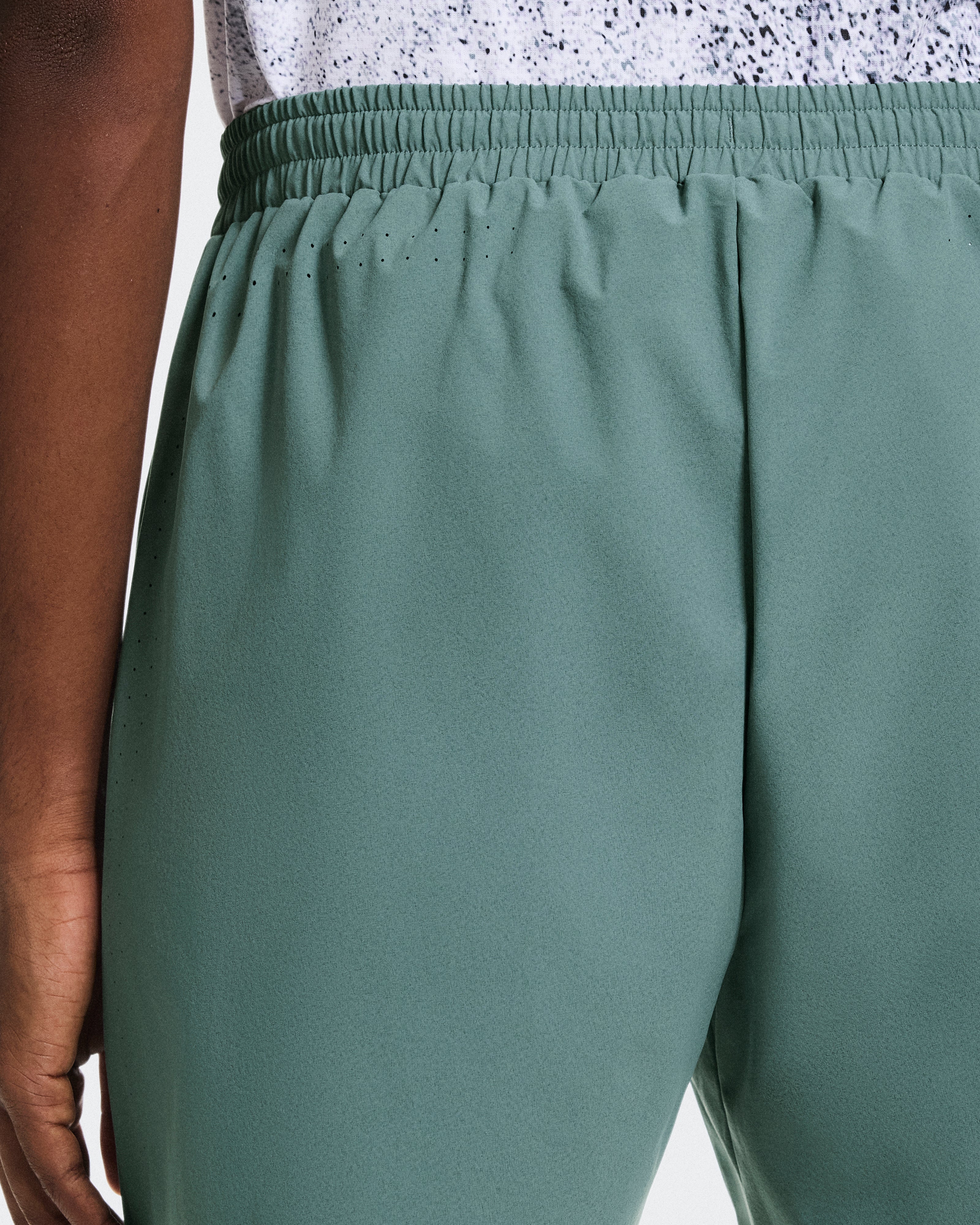 On 7" Court Shorts Tide