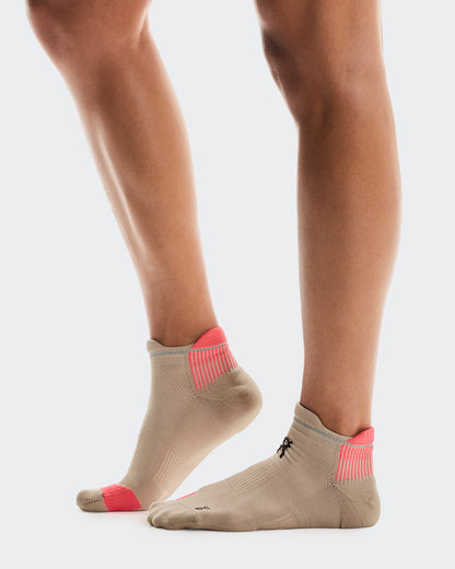 On Performance Run Sock Low Desert | Pink