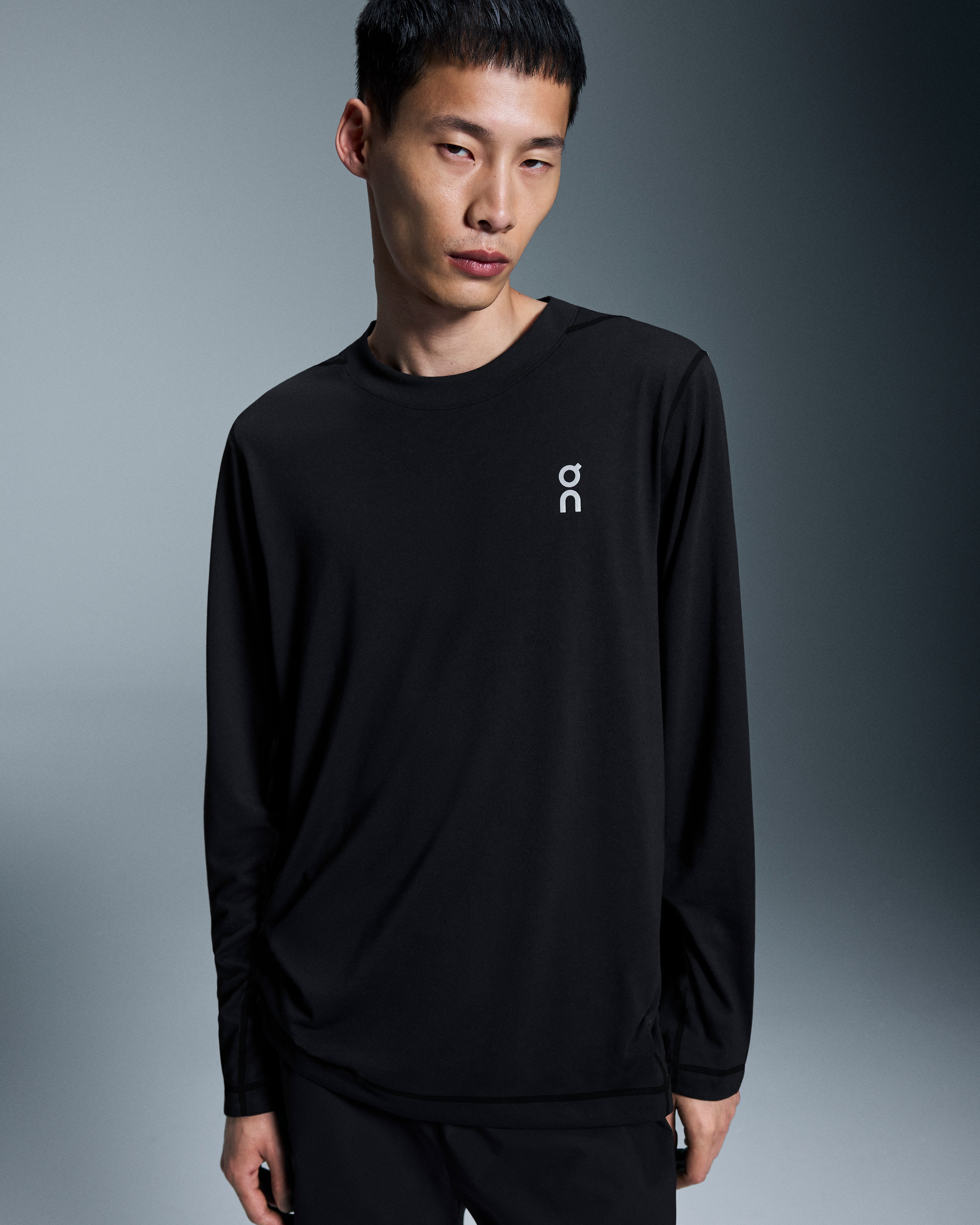 on train long-t graphic Black