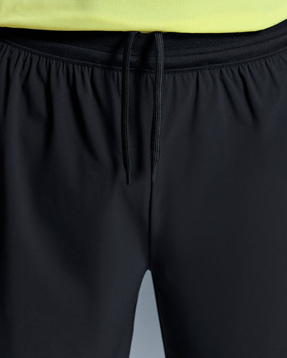 On 5" Performance 2/1 Shorts Black